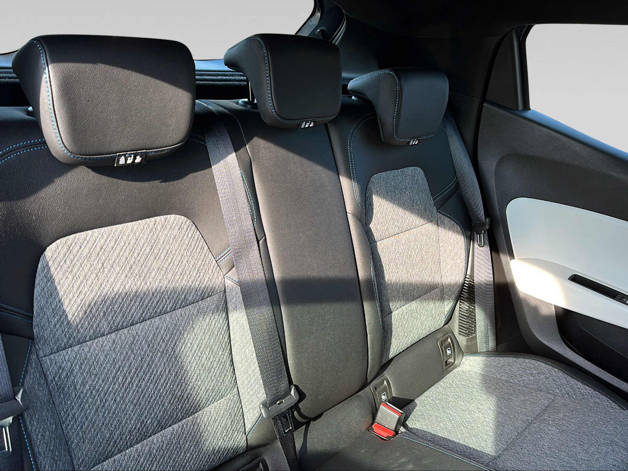 listing desktop thumbnail image 11