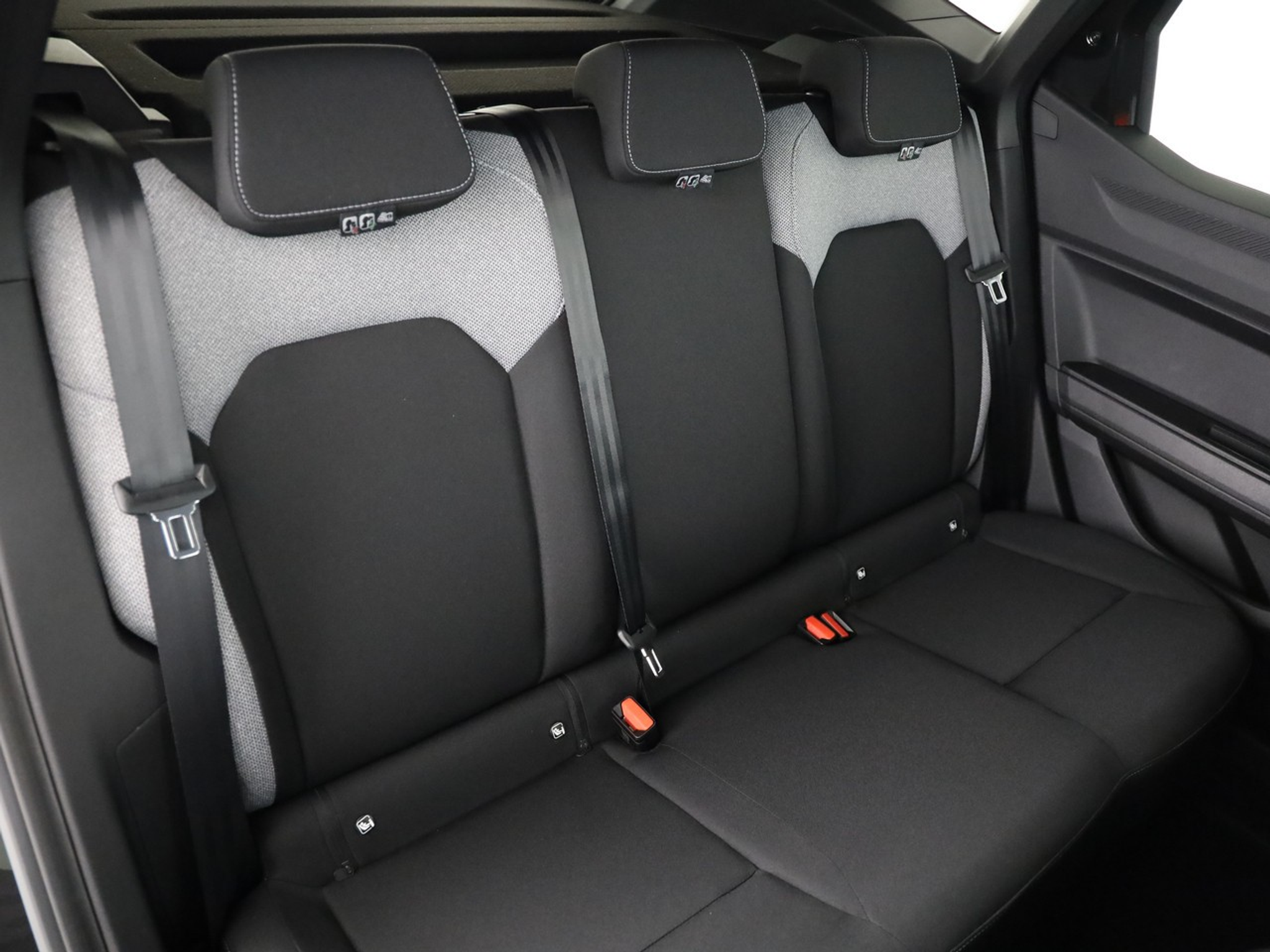 listing desktop thumbnail image 7