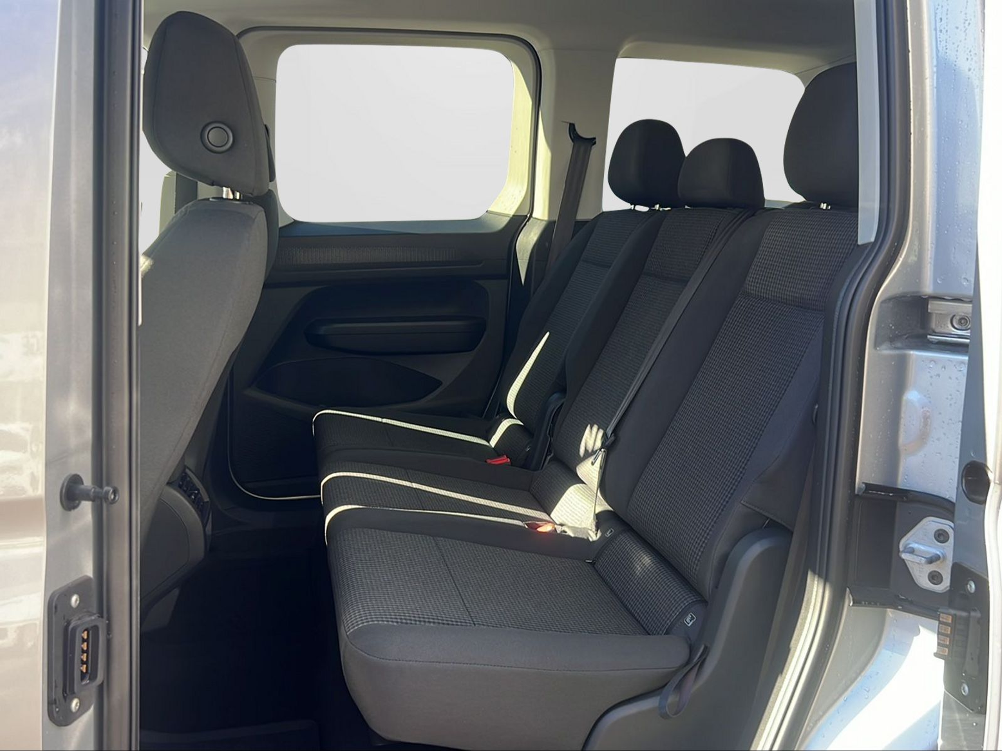 listing desktop thumbnail image 14