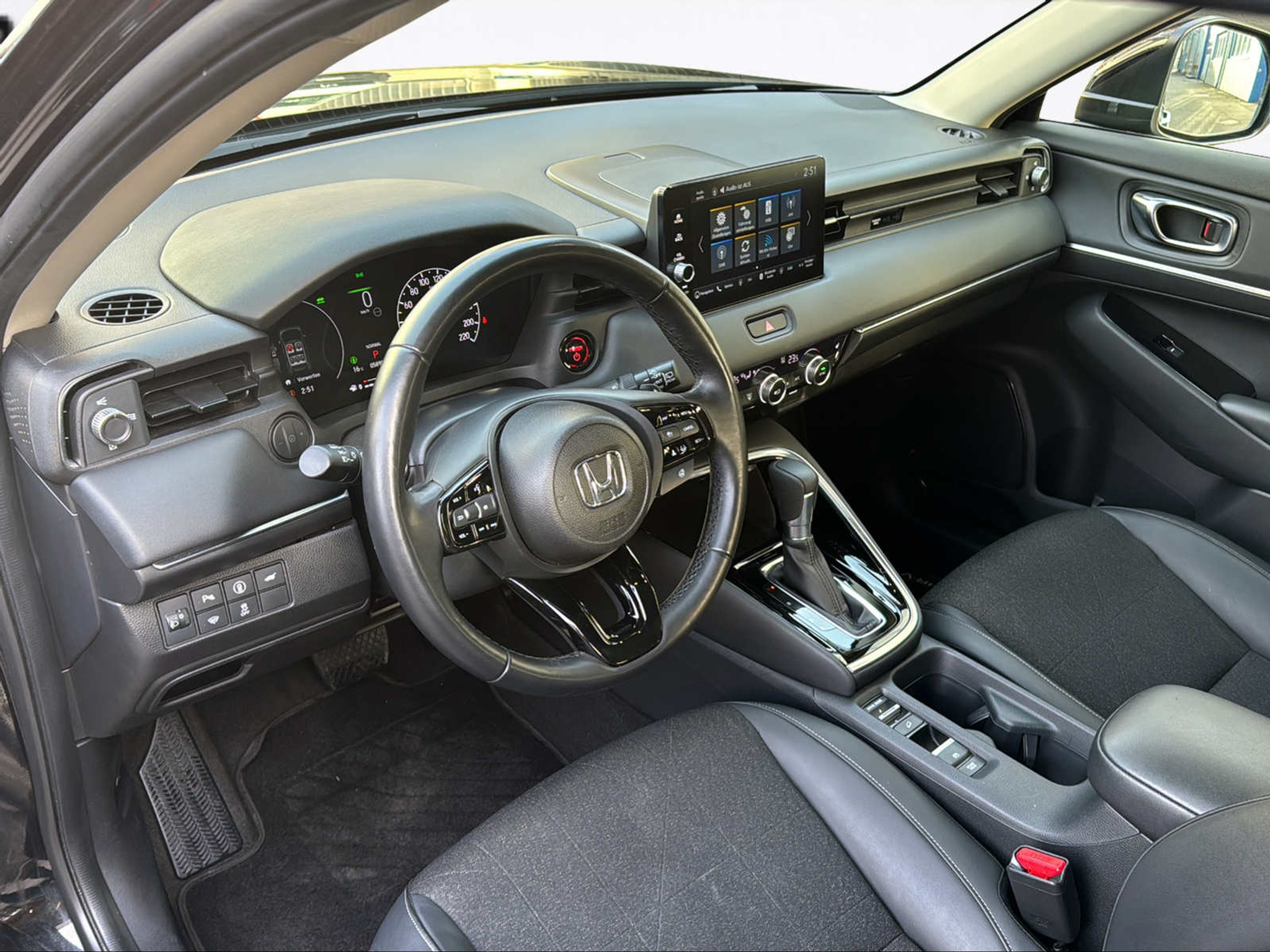 listing desktop thumbnail image 10