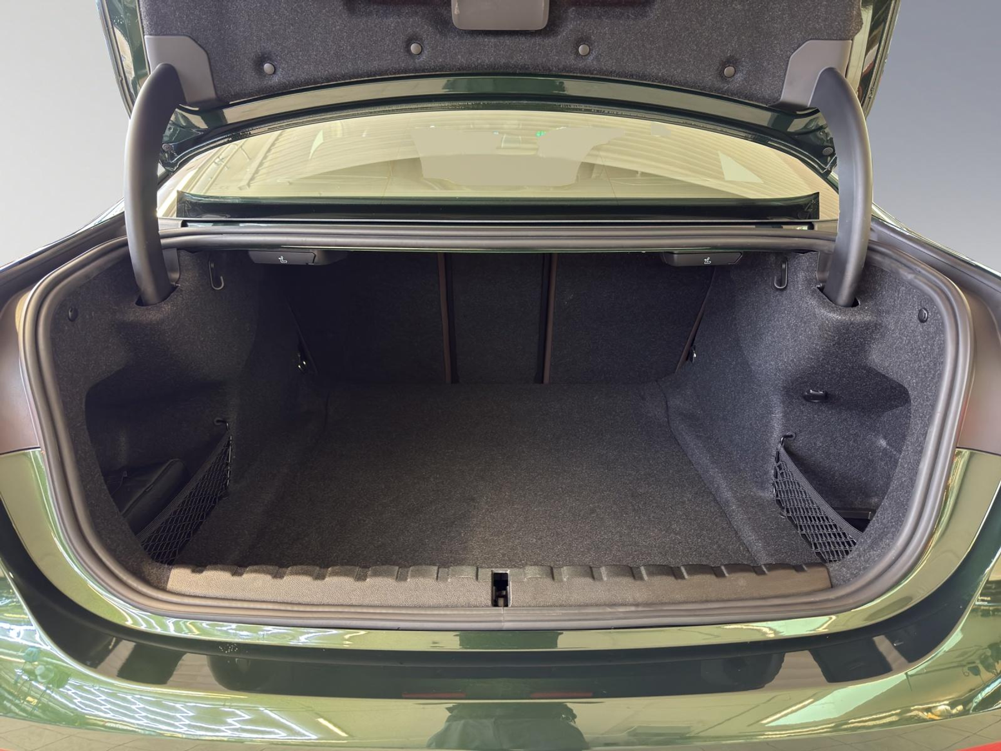 listing desktop thumbnail image 17