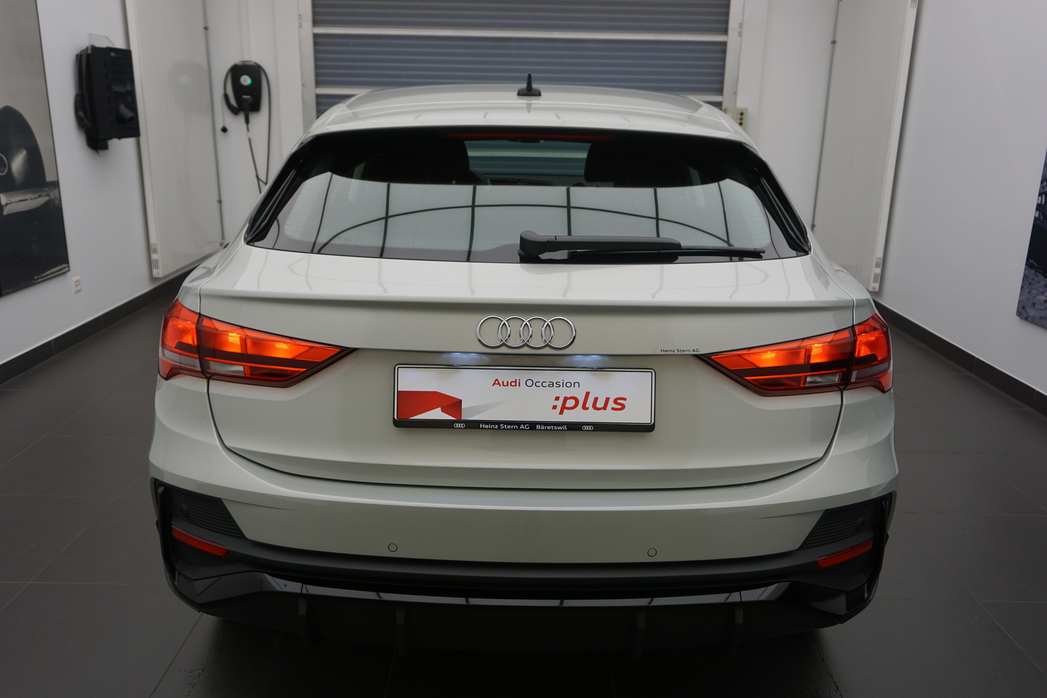 listing desktop thumbnail image 18