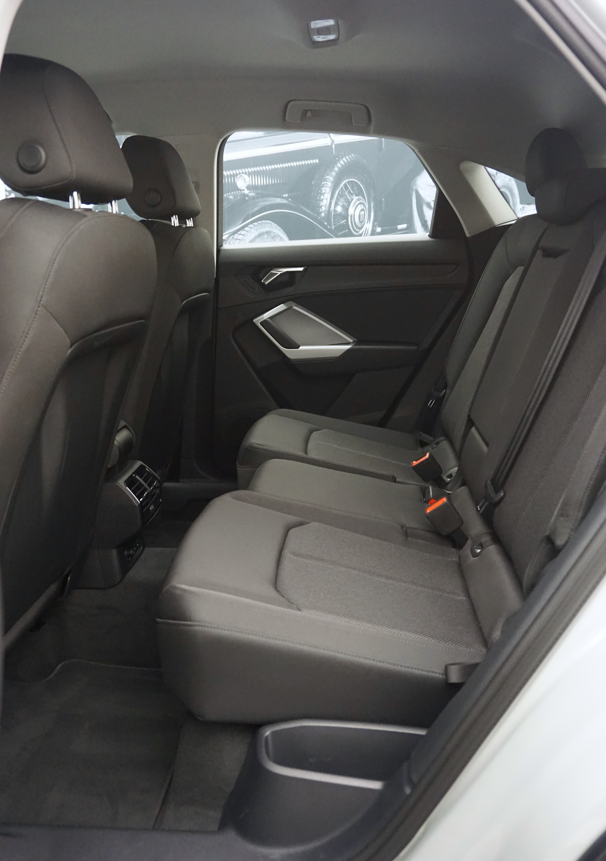 listing desktop thumbnail image 15