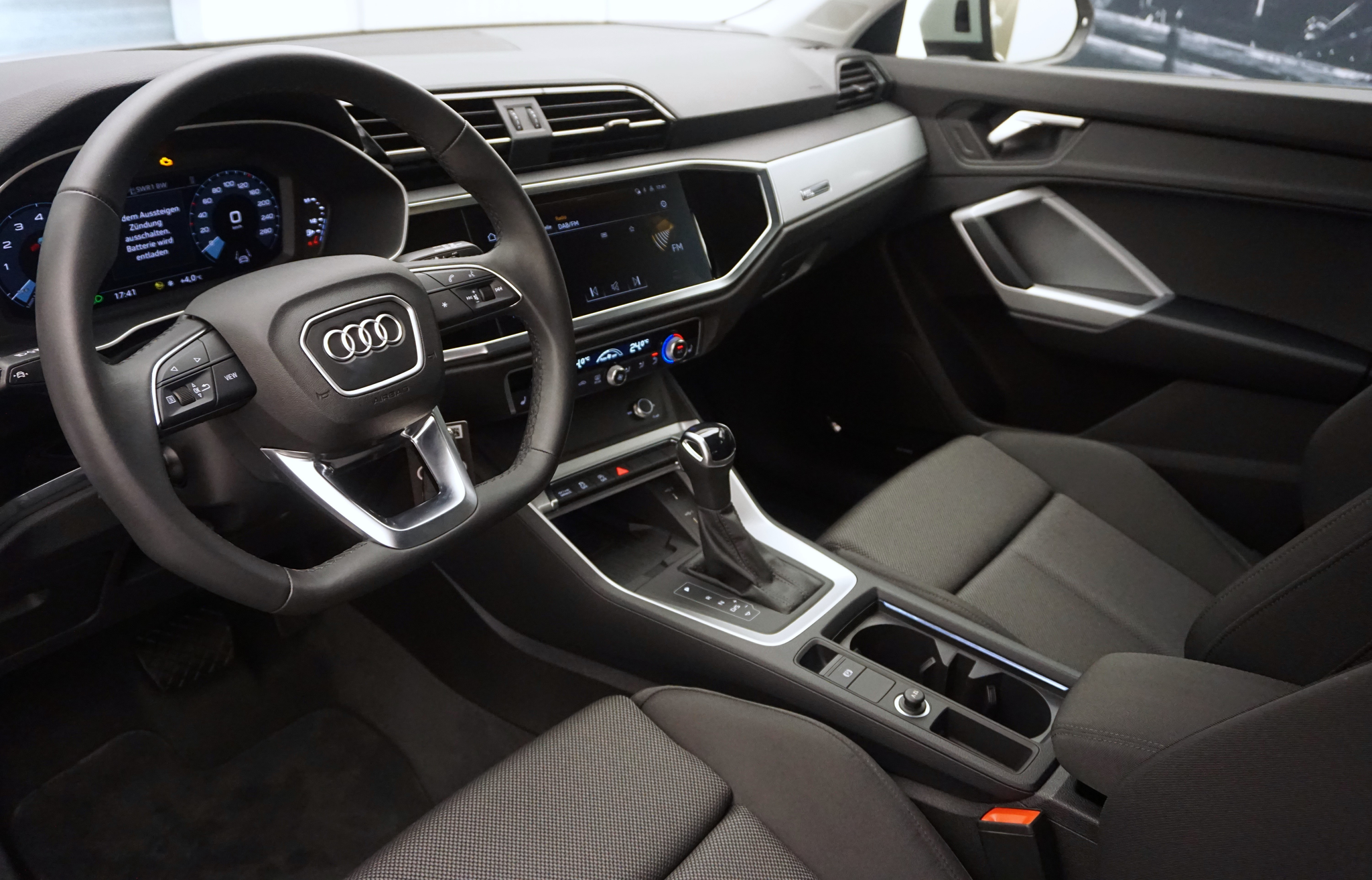 listing desktop thumbnail image 6