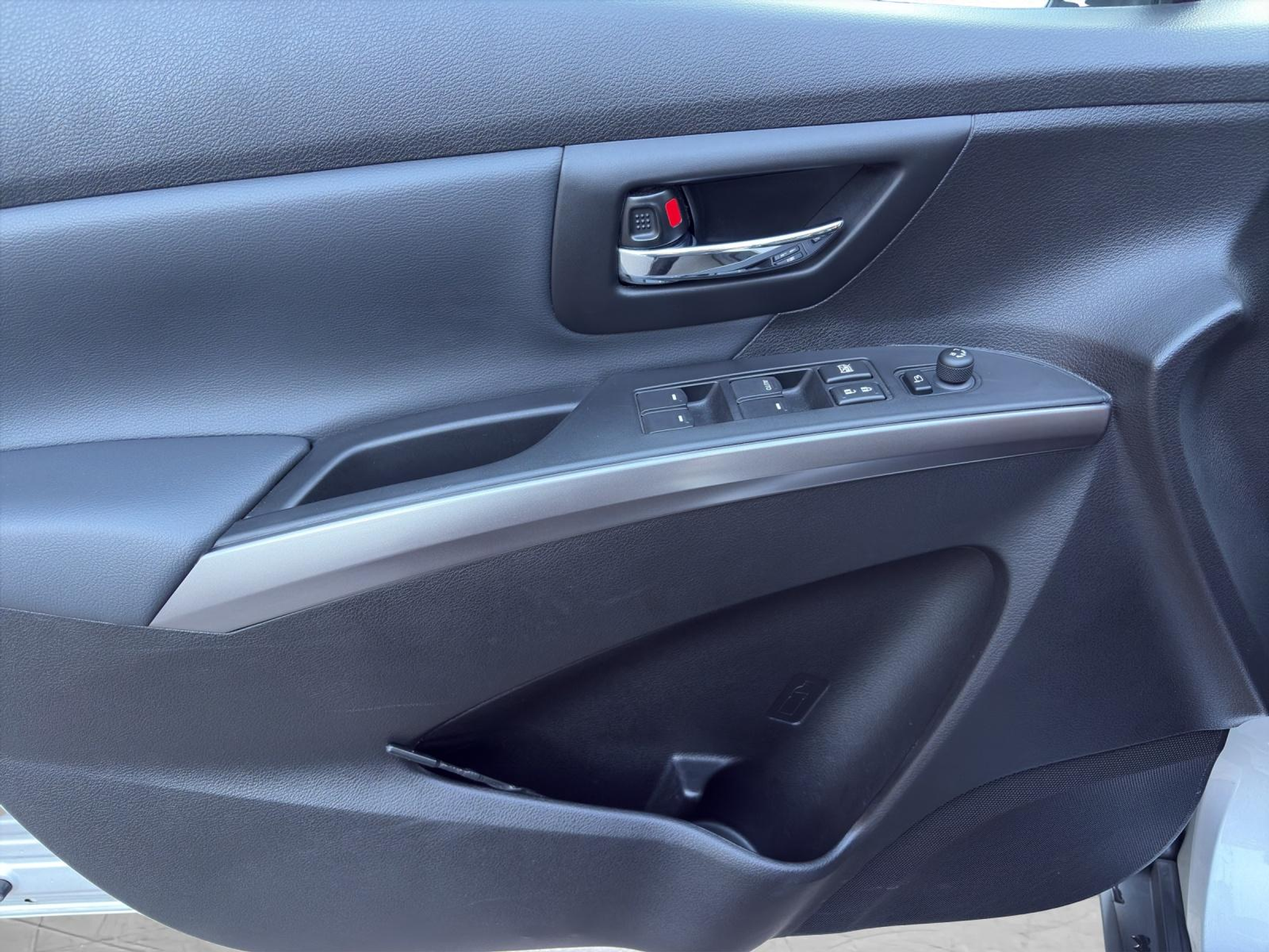 listing desktop thumbnail image 16