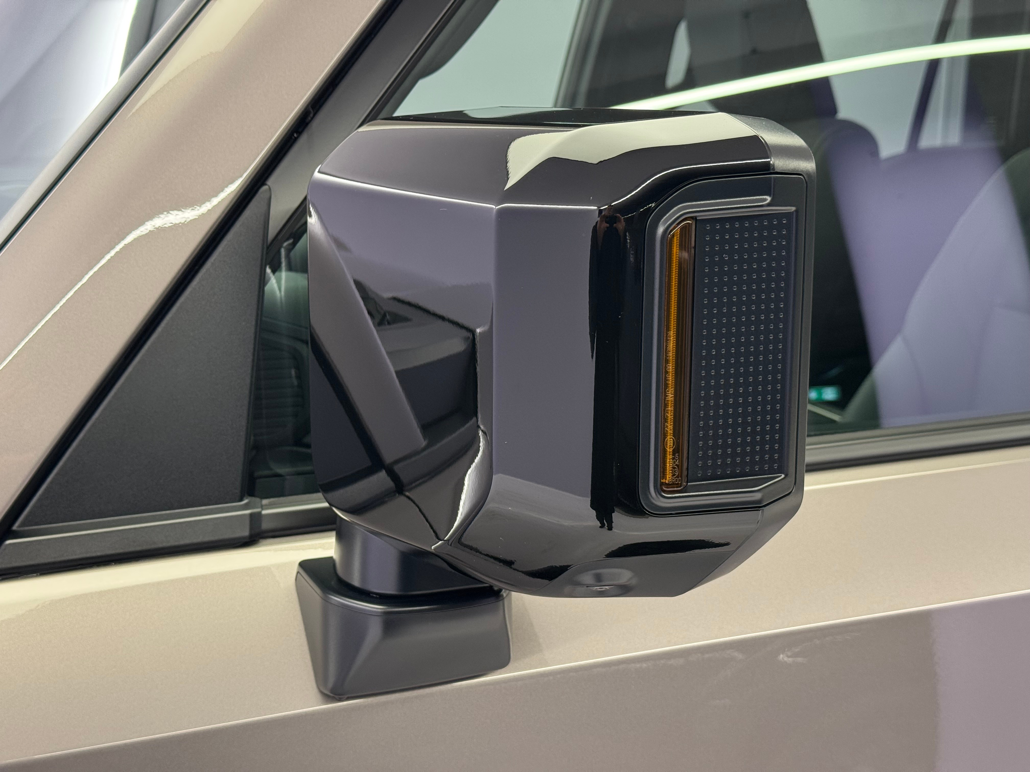 listing desktop thumbnail image 18