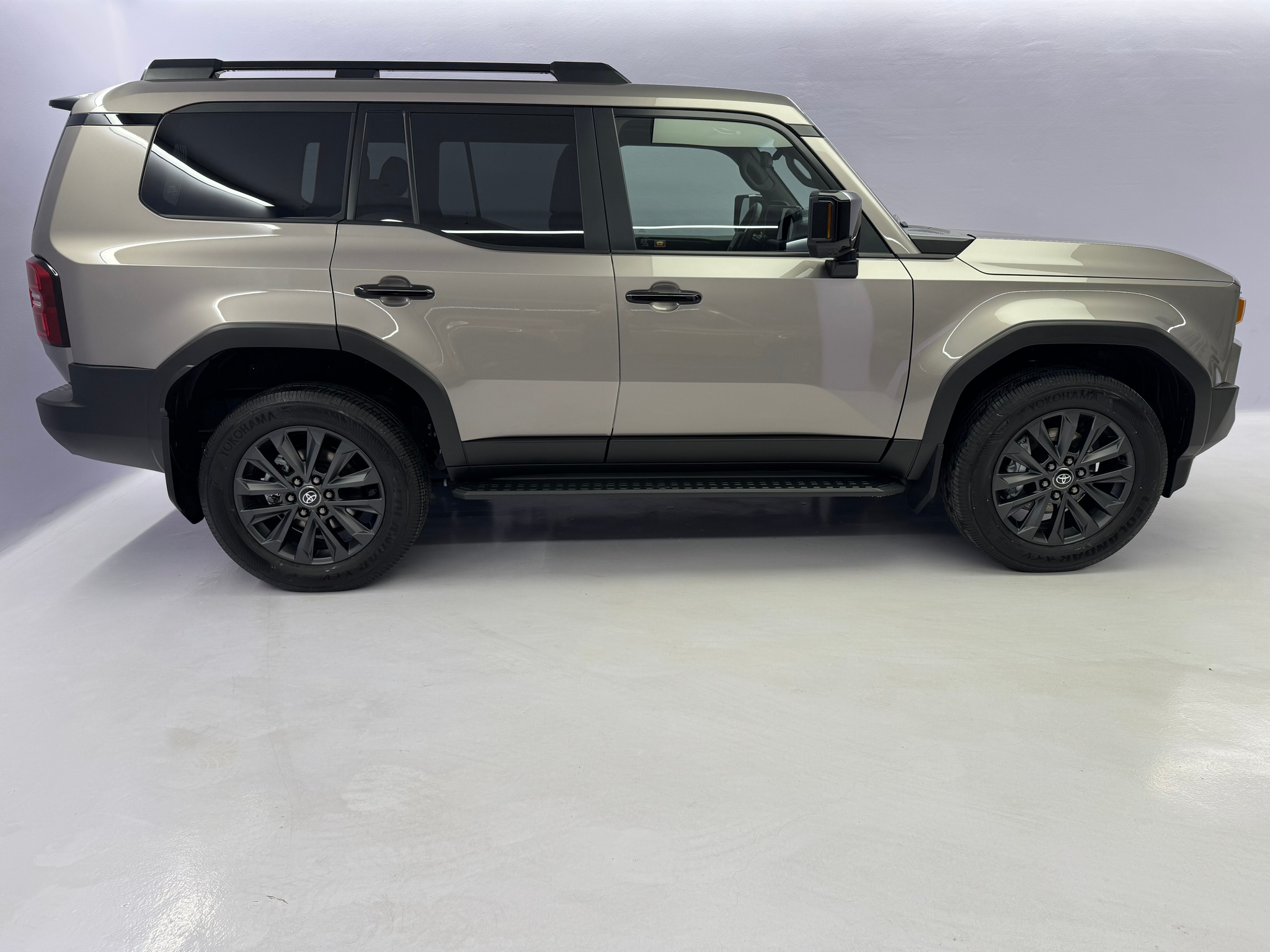 listing desktop thumbnail image 2