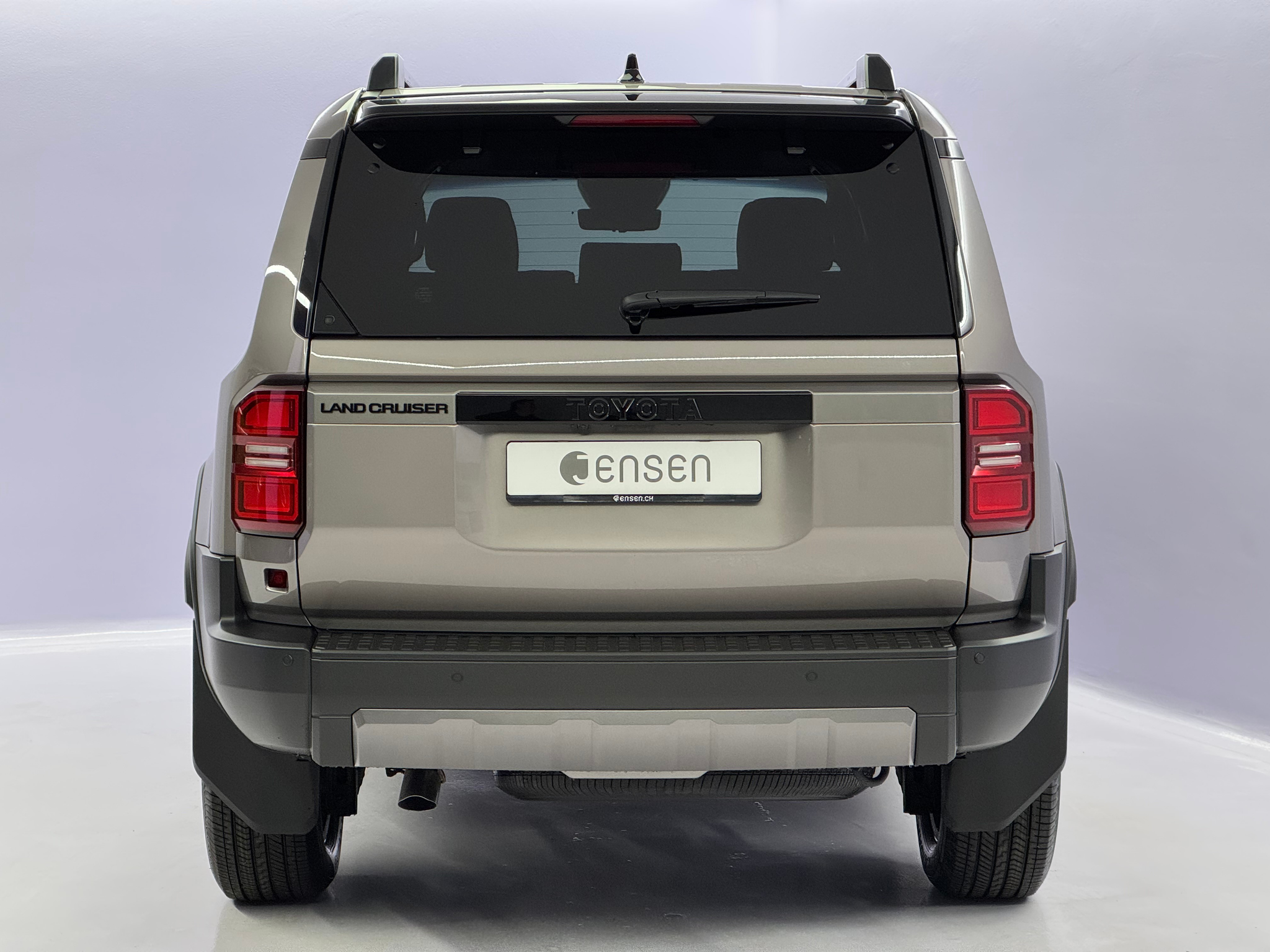 listing desktop thumbnail image 3