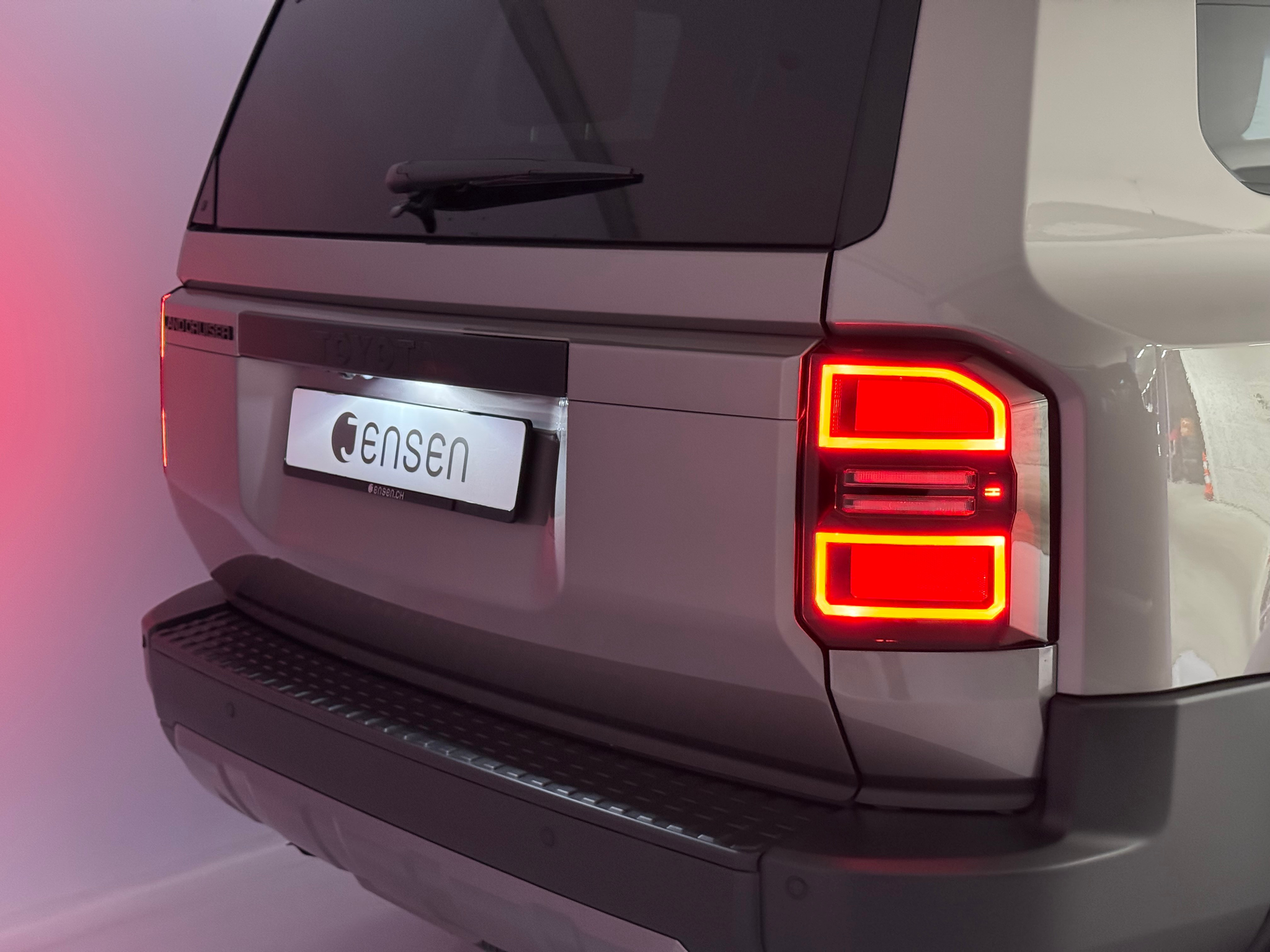 listing desktop thumbnail image 20