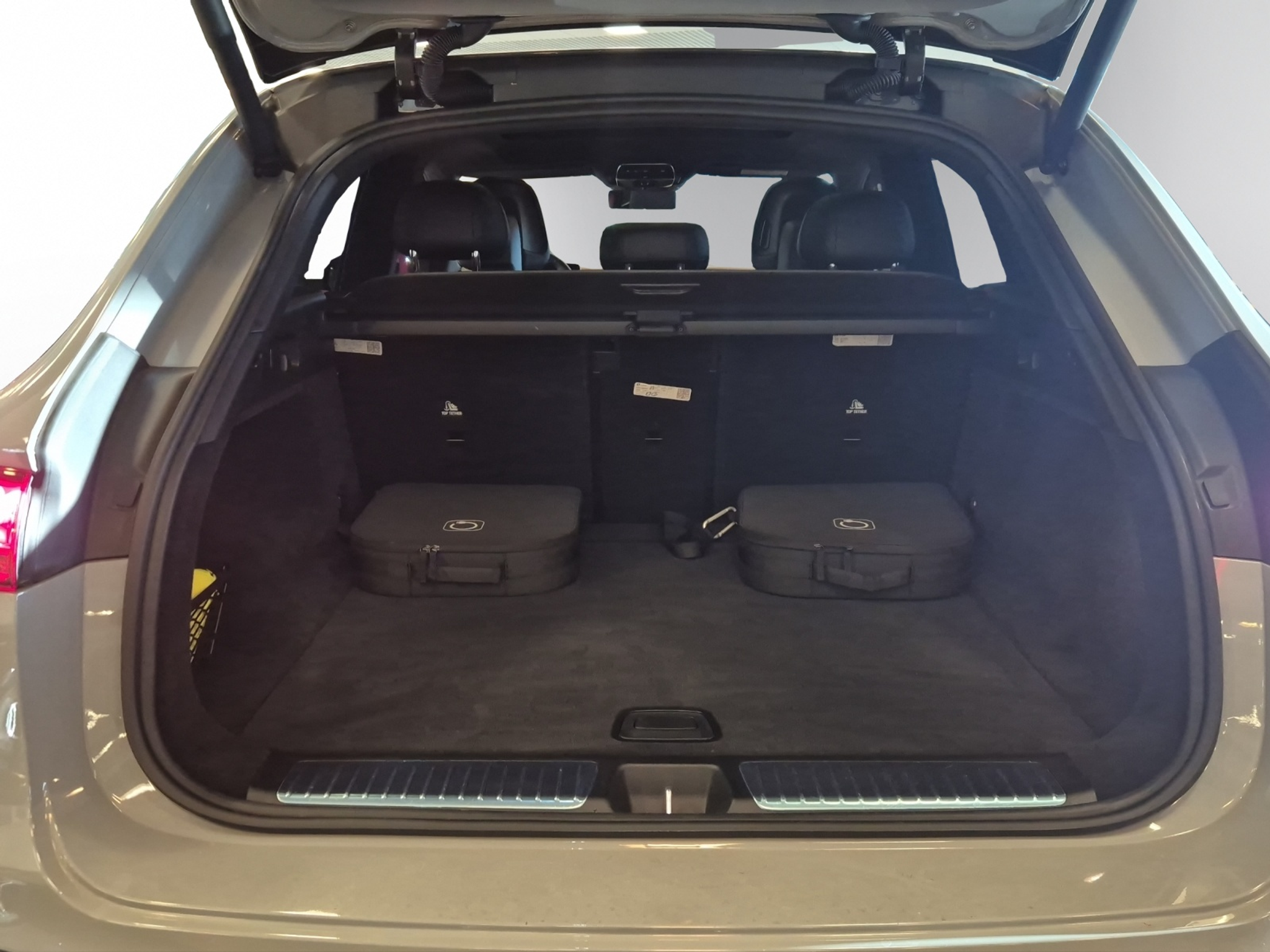 listing desktop thumbnail image 6