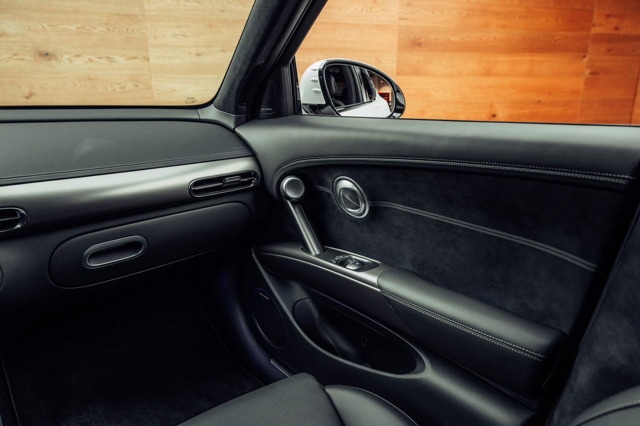 listing desktop thumbnail image 15