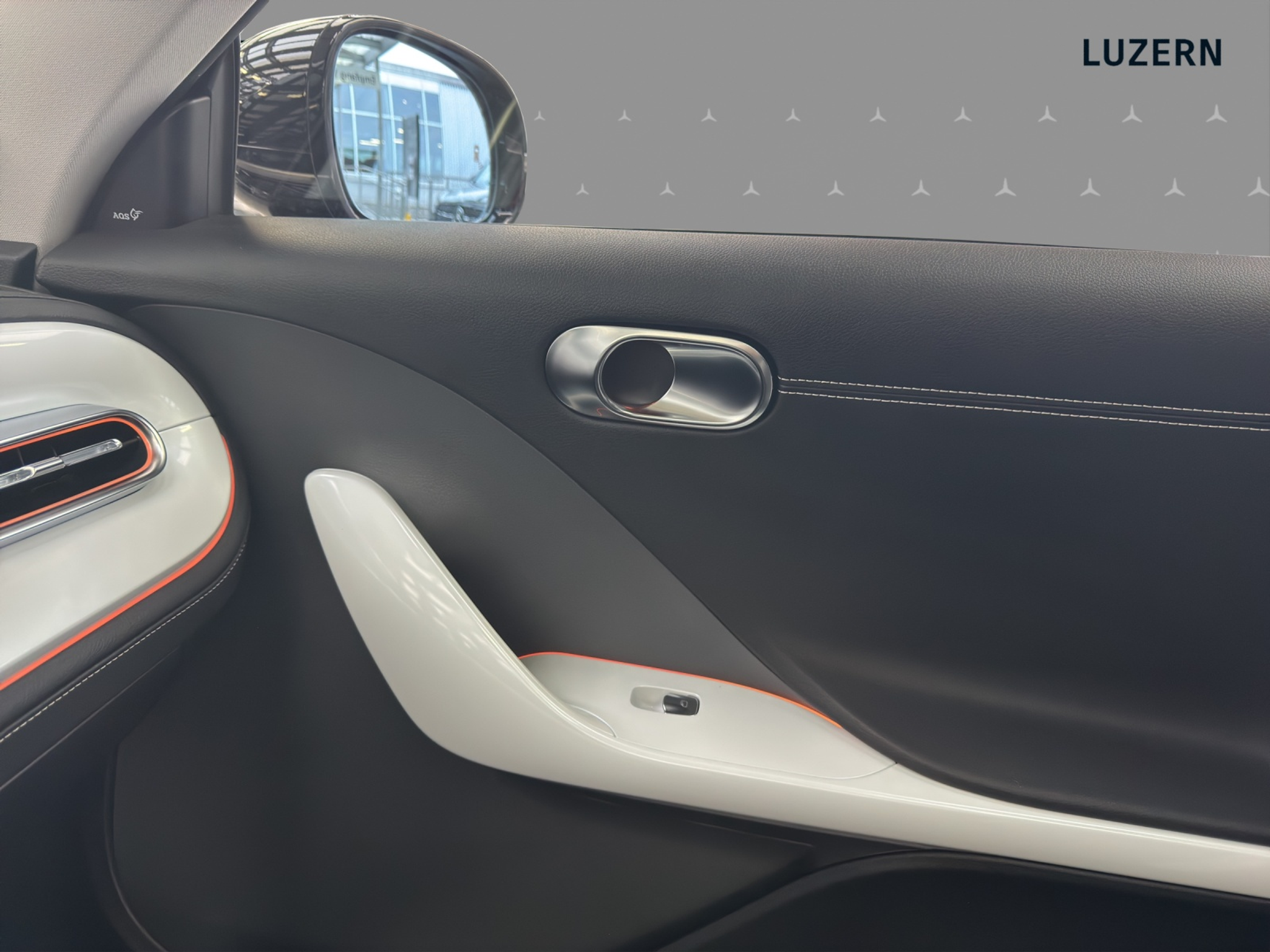 listing desktop thumbnail image 14