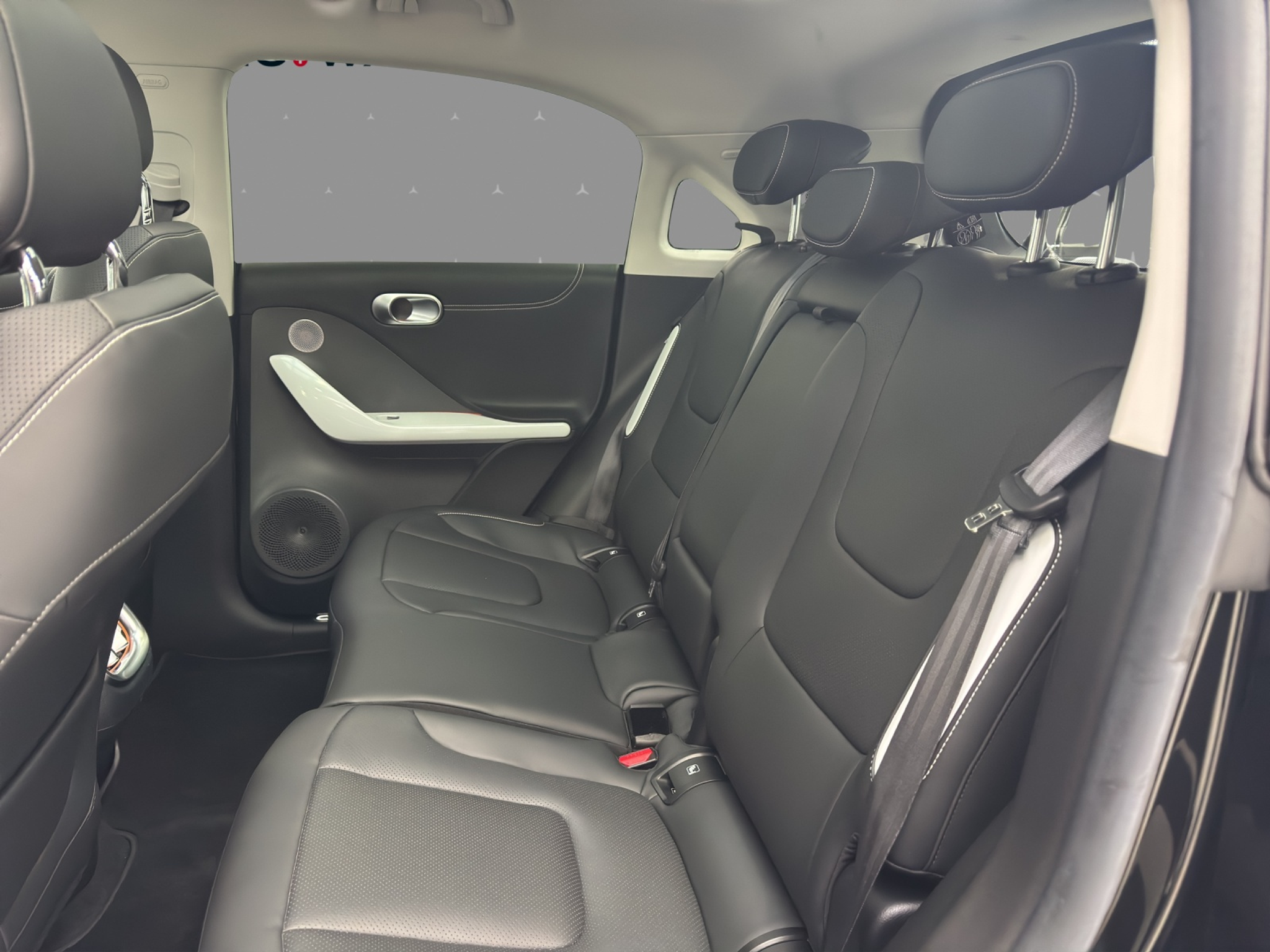 listing desktop thumbnail image 15