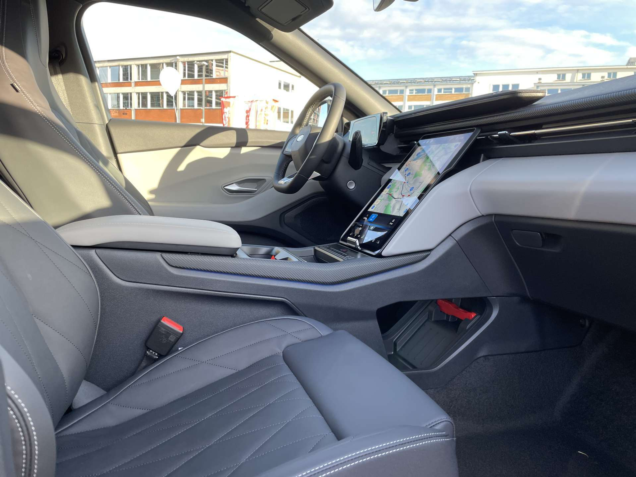 listing desktop thumbnail image 12