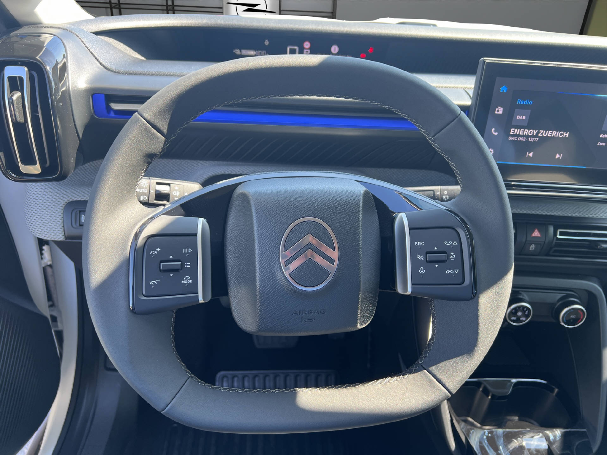 listing desktop thumbnail image 9