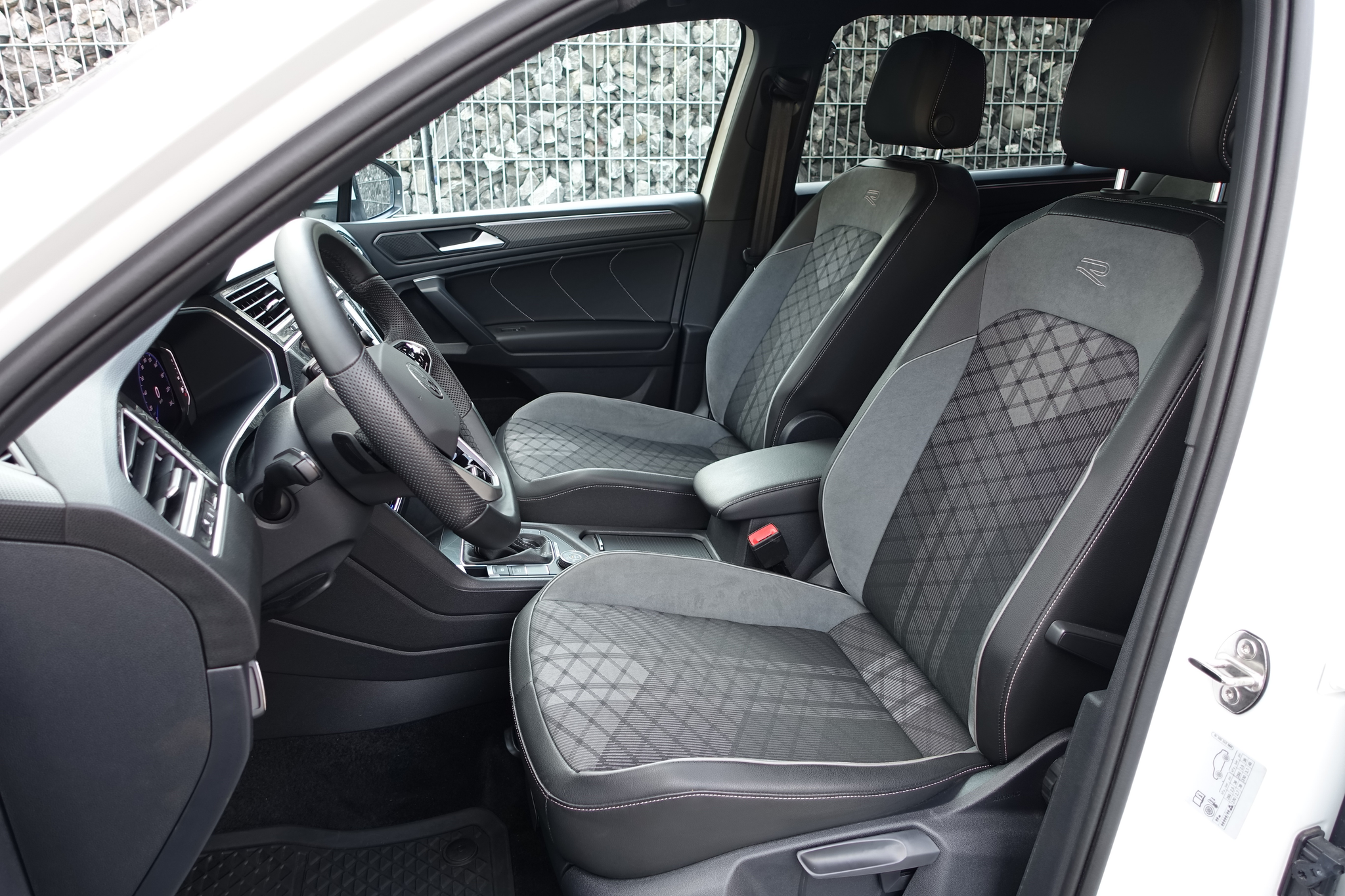 listing desktop thumbnail image 13