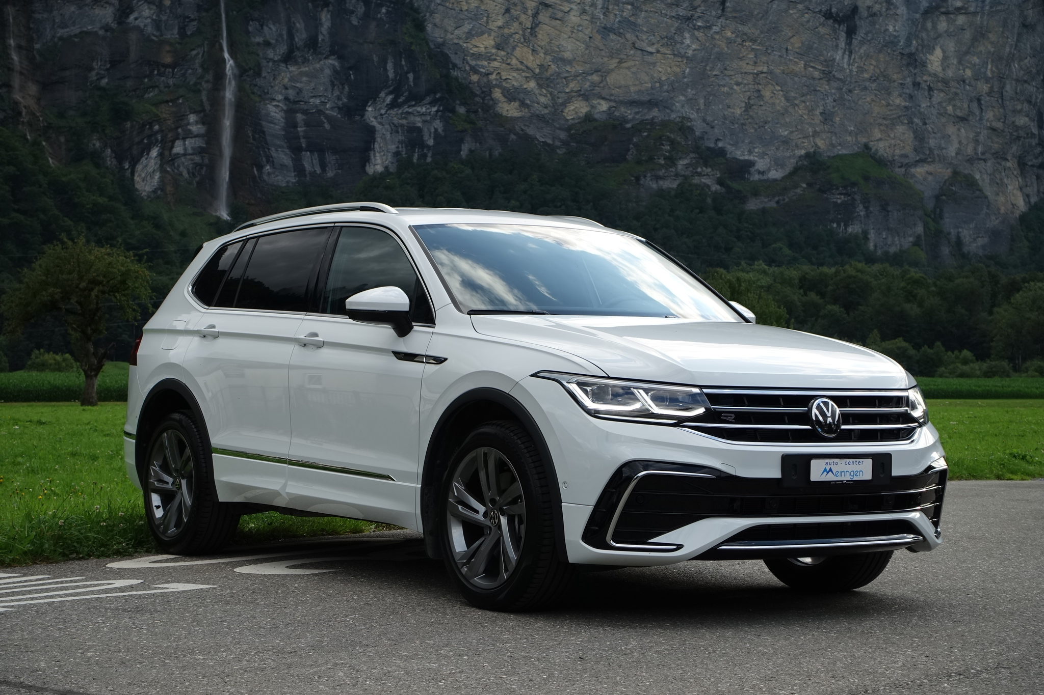 listing desktop thumbnail image 1