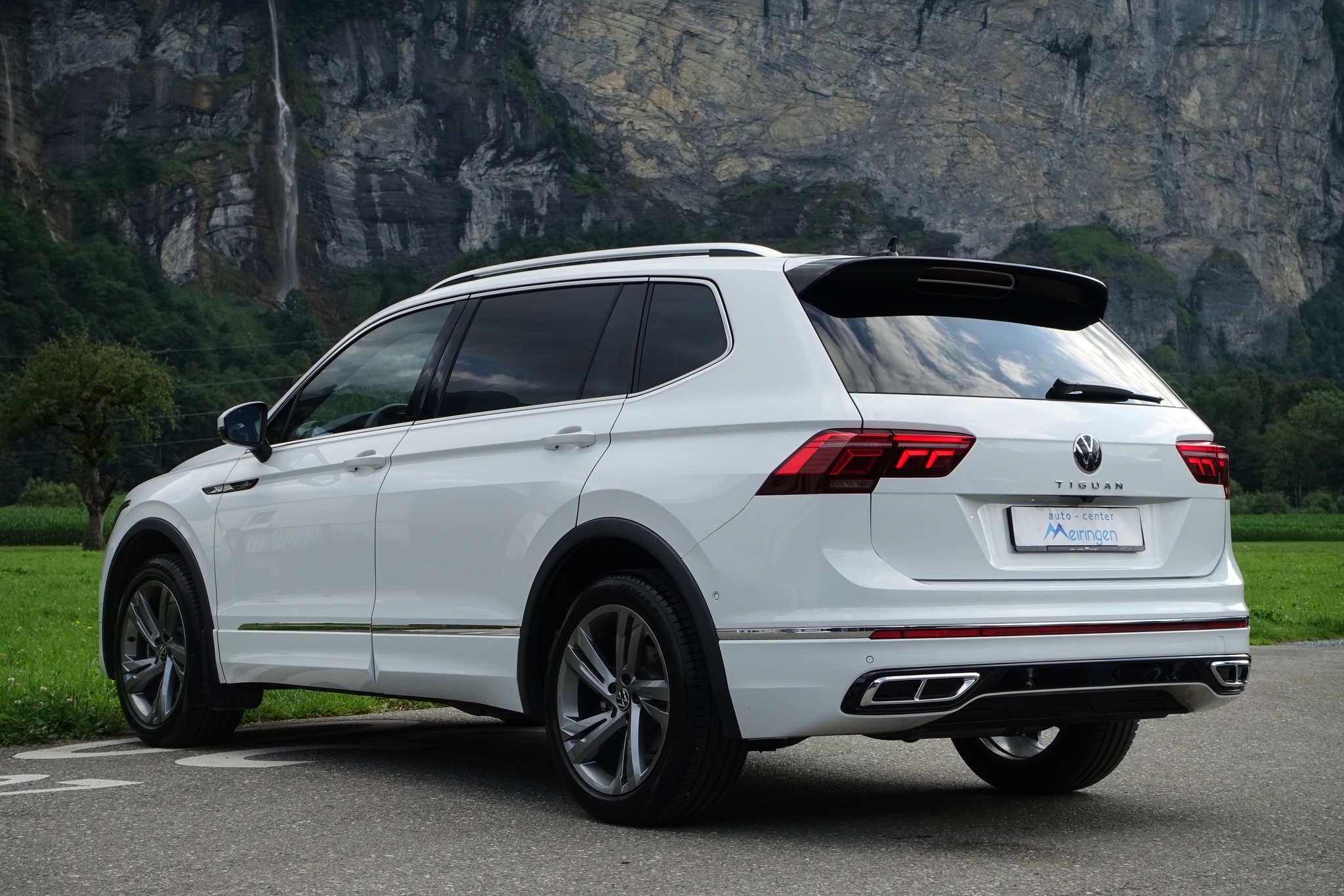 listing desktop thumbnail image 6