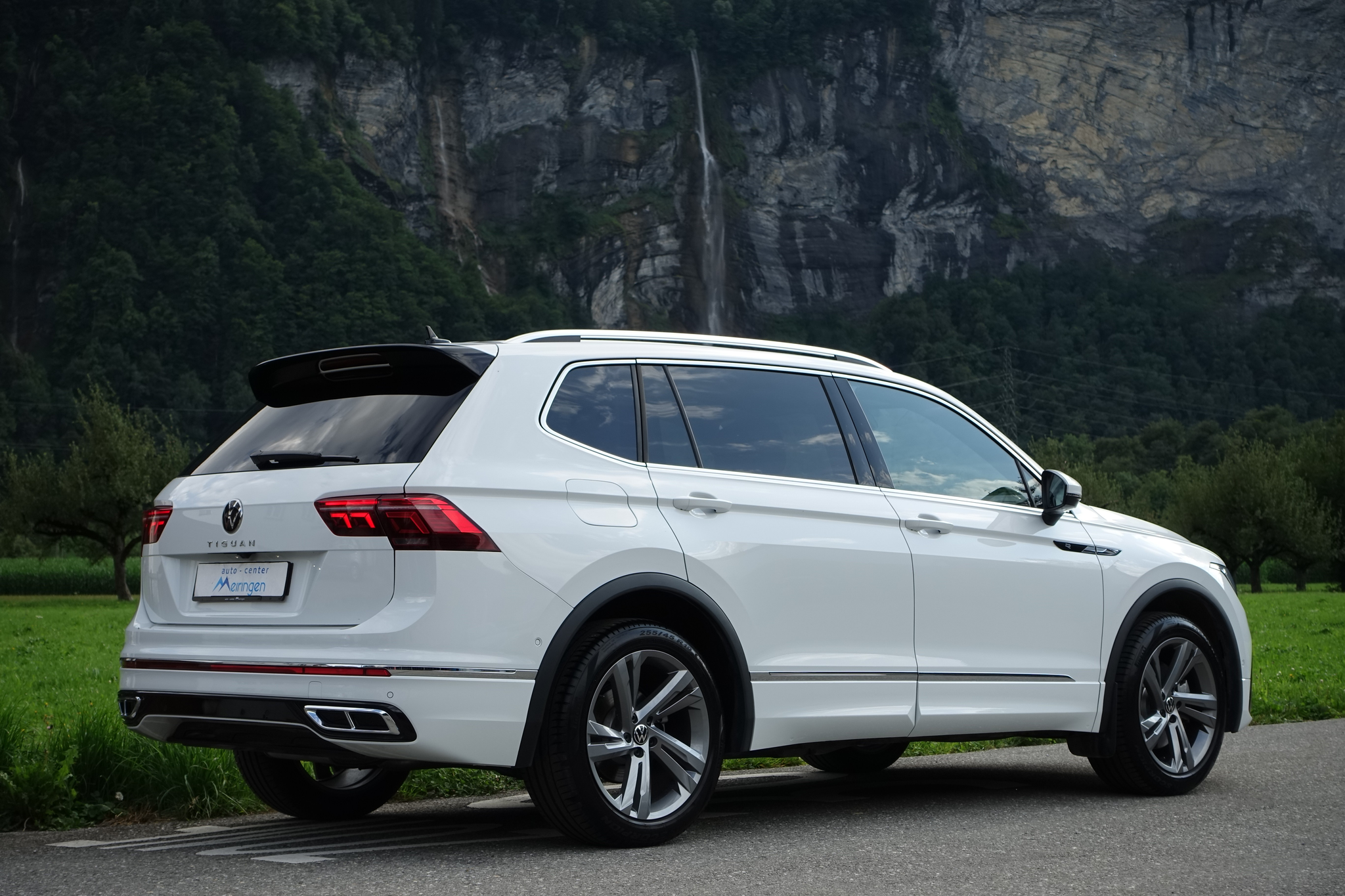 listing desktop thumbnail image 5