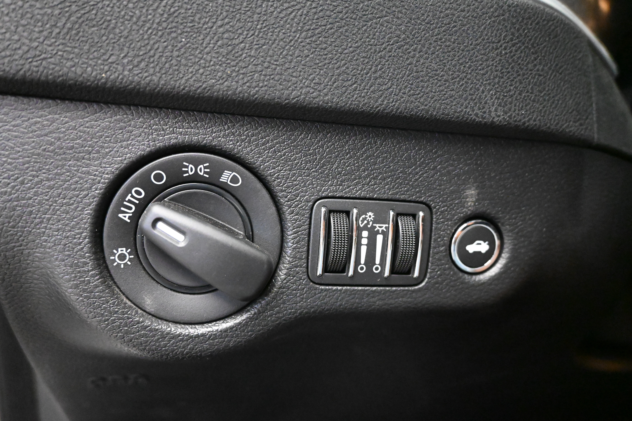 listing desktop thumbnail image 12