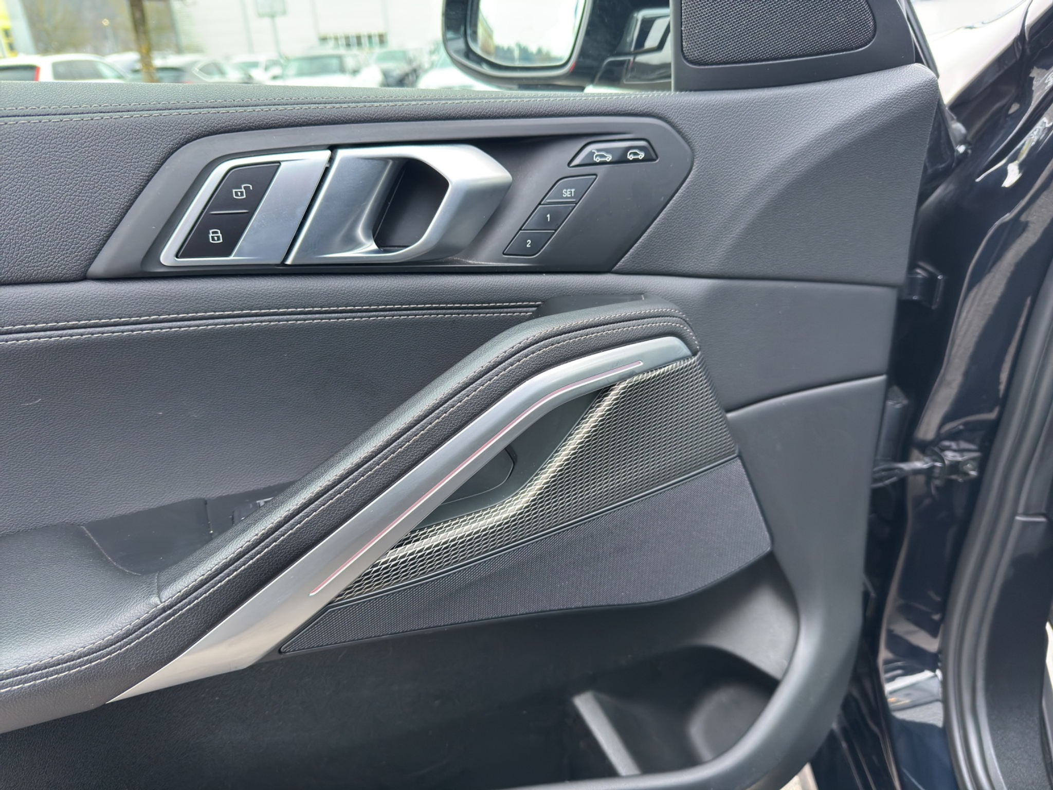 listing desktop thumbnail image 19