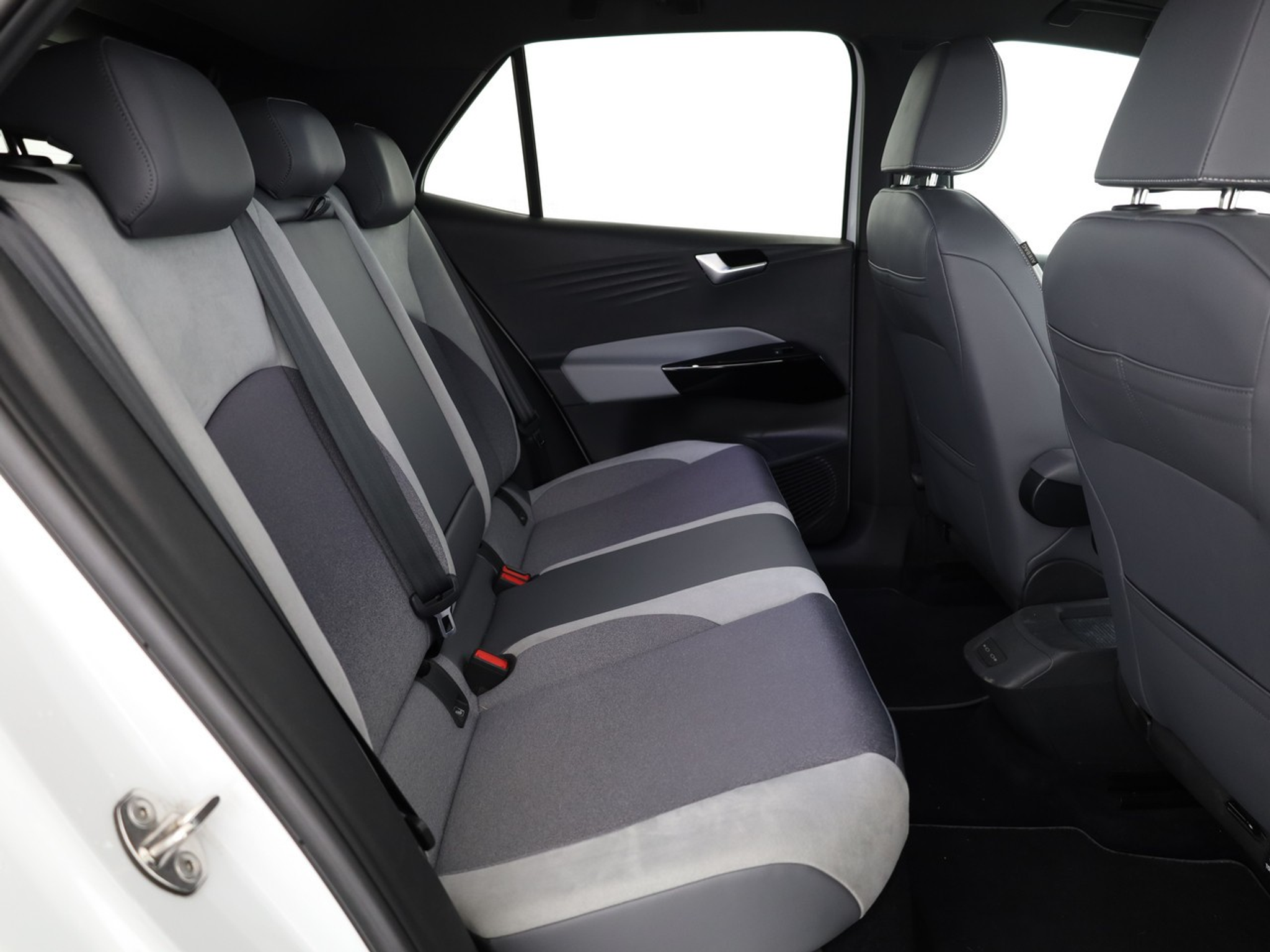 listing desktop thumbnail image 10