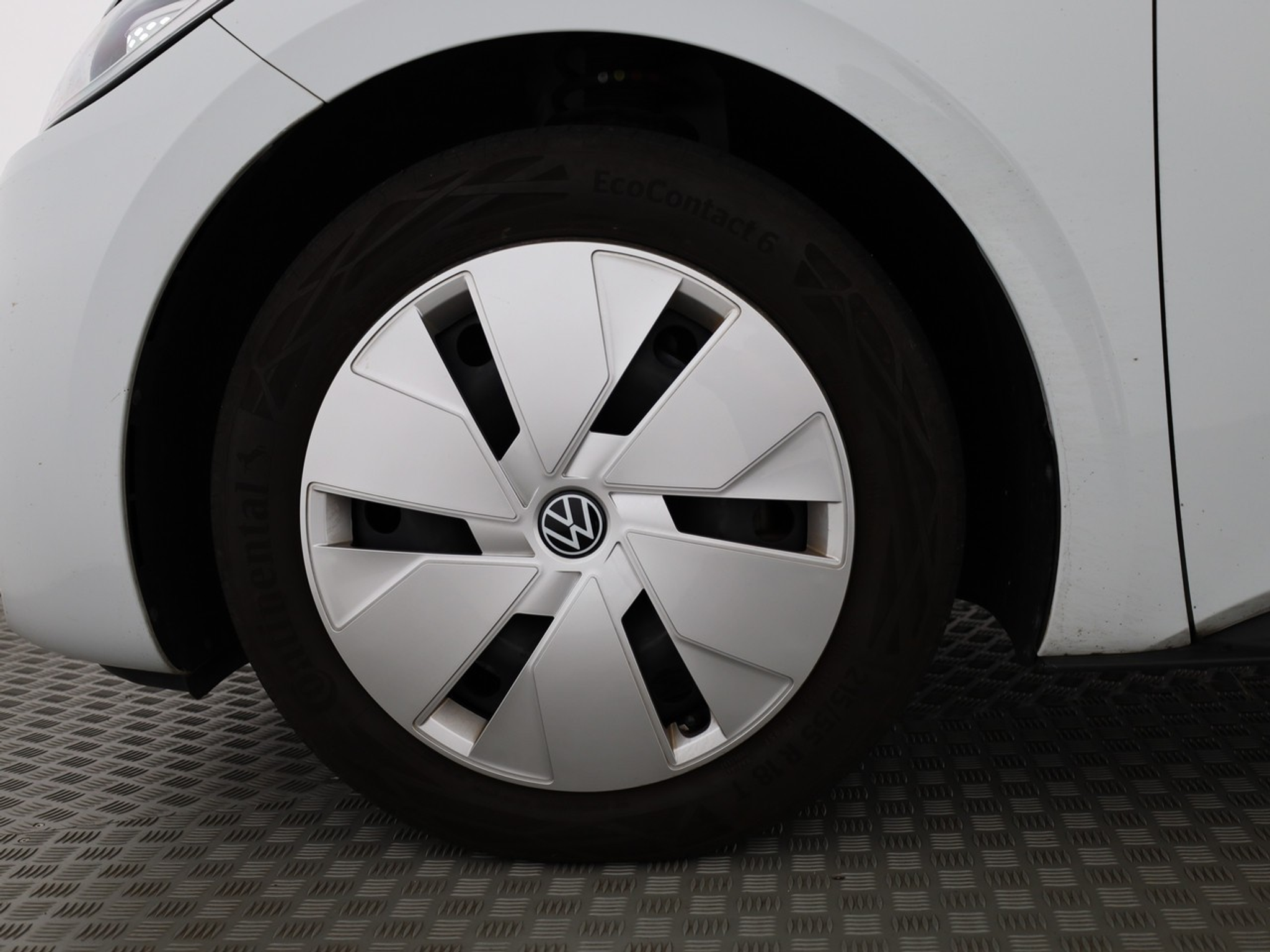 listing desktop thumbnail image 5