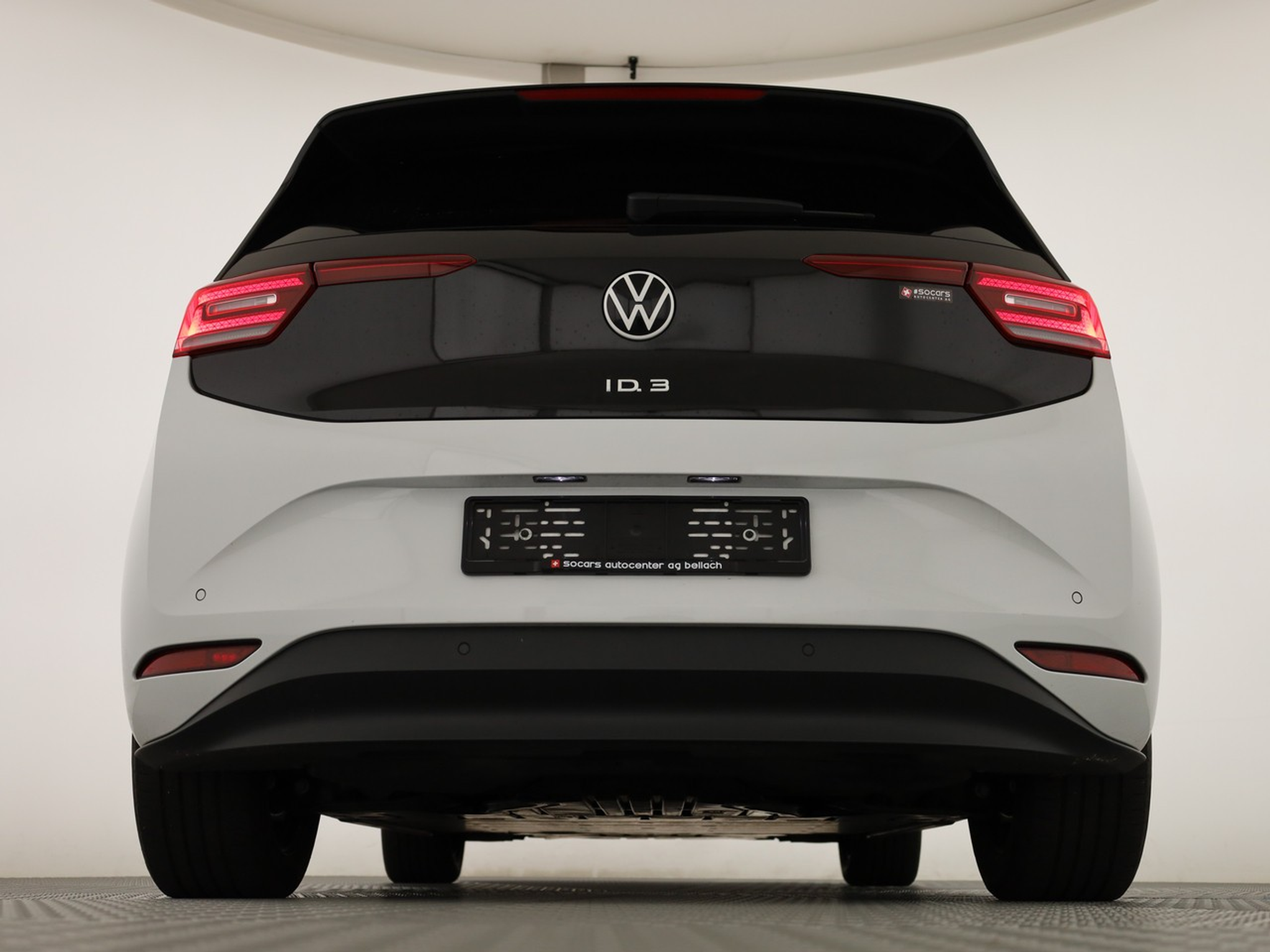 listing desktop thumbnail image 3