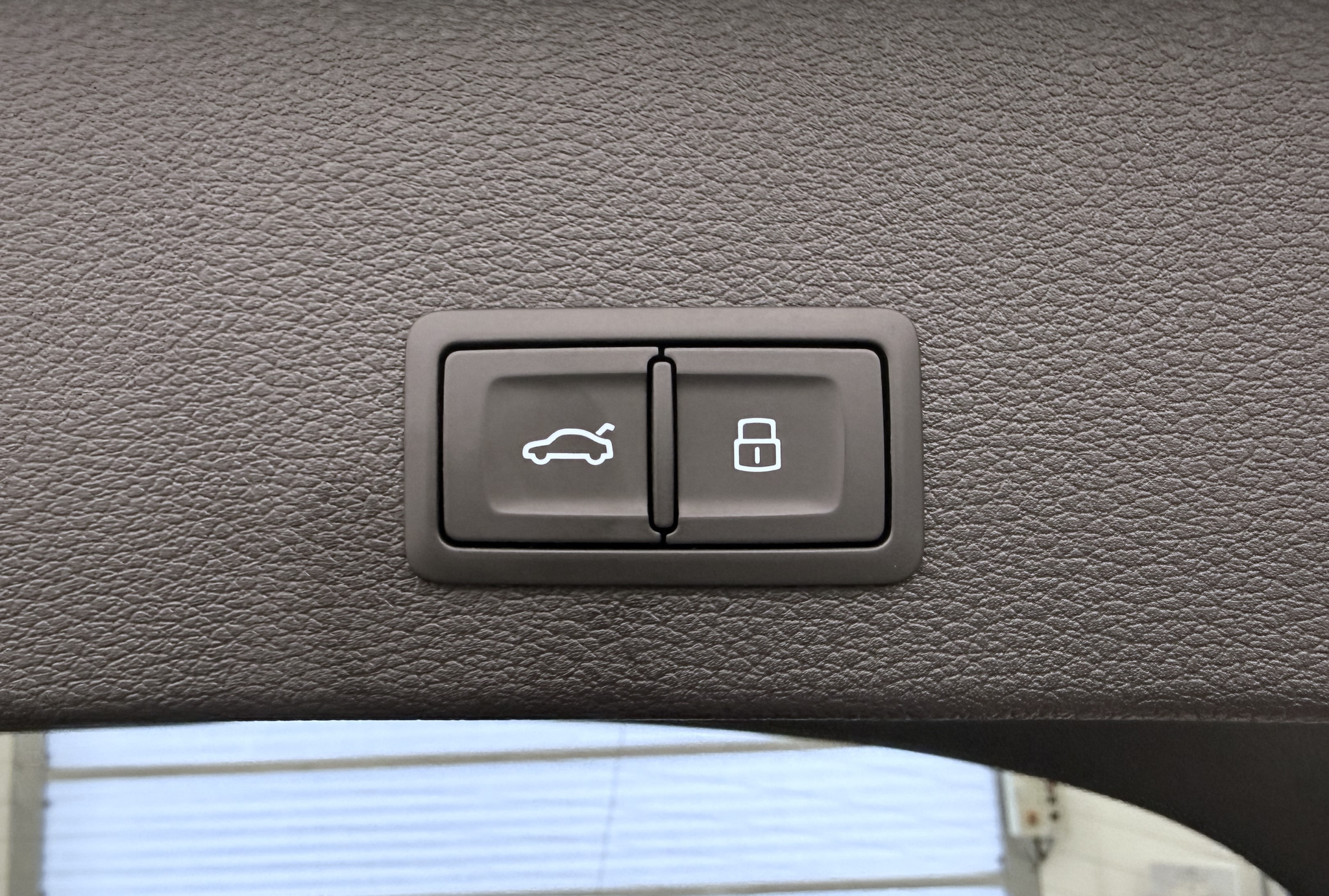 listing desktop thumbnail image 21