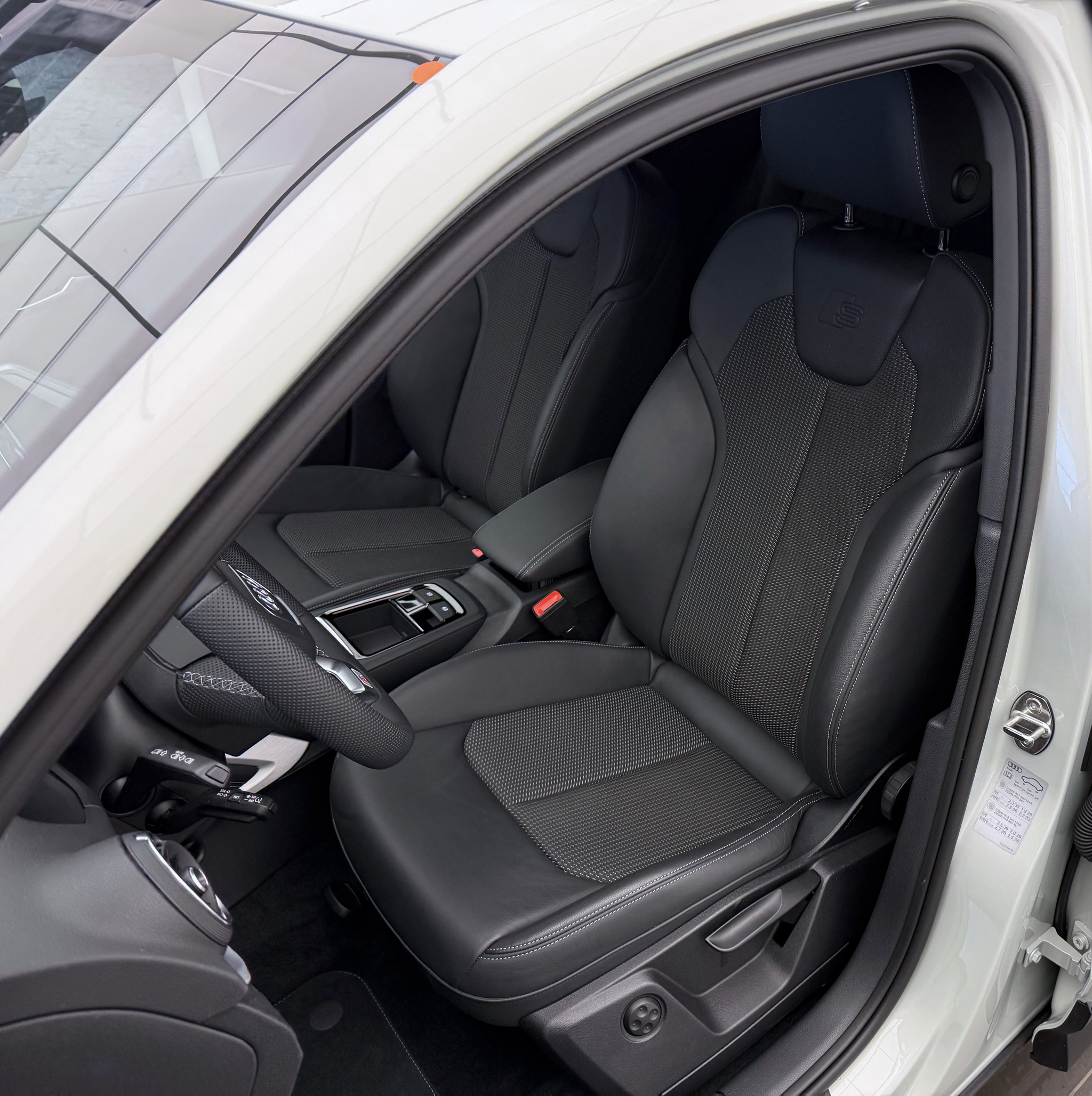 listing desktop thumbnail image 4