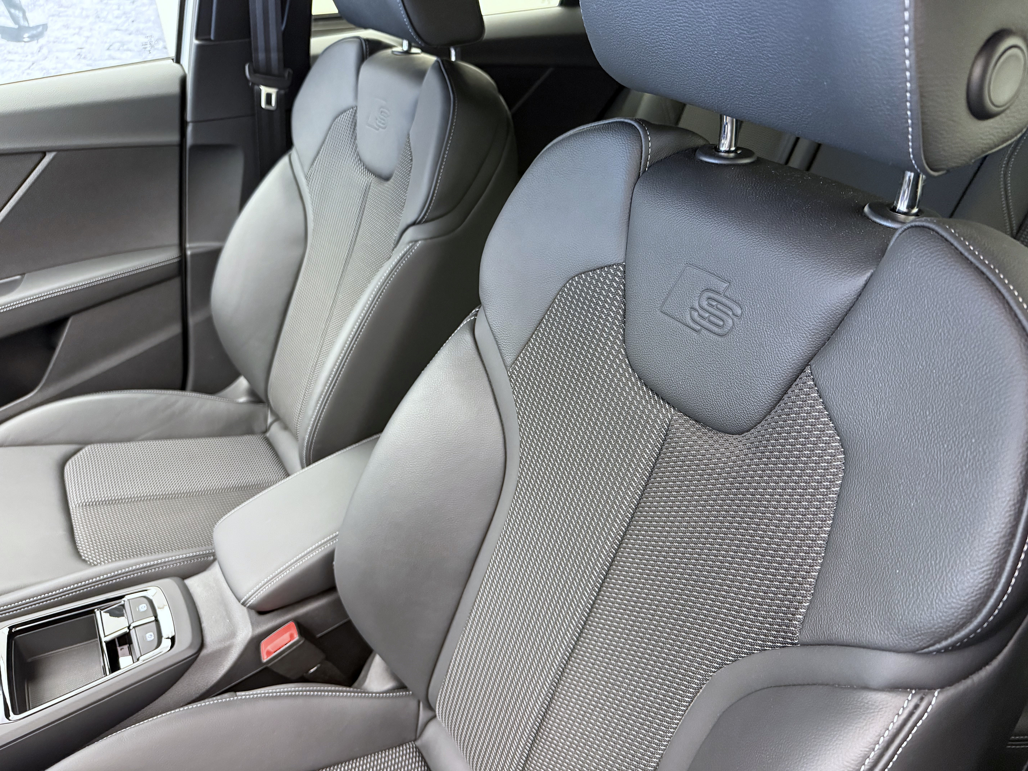 listing desktop thumbnail image 5