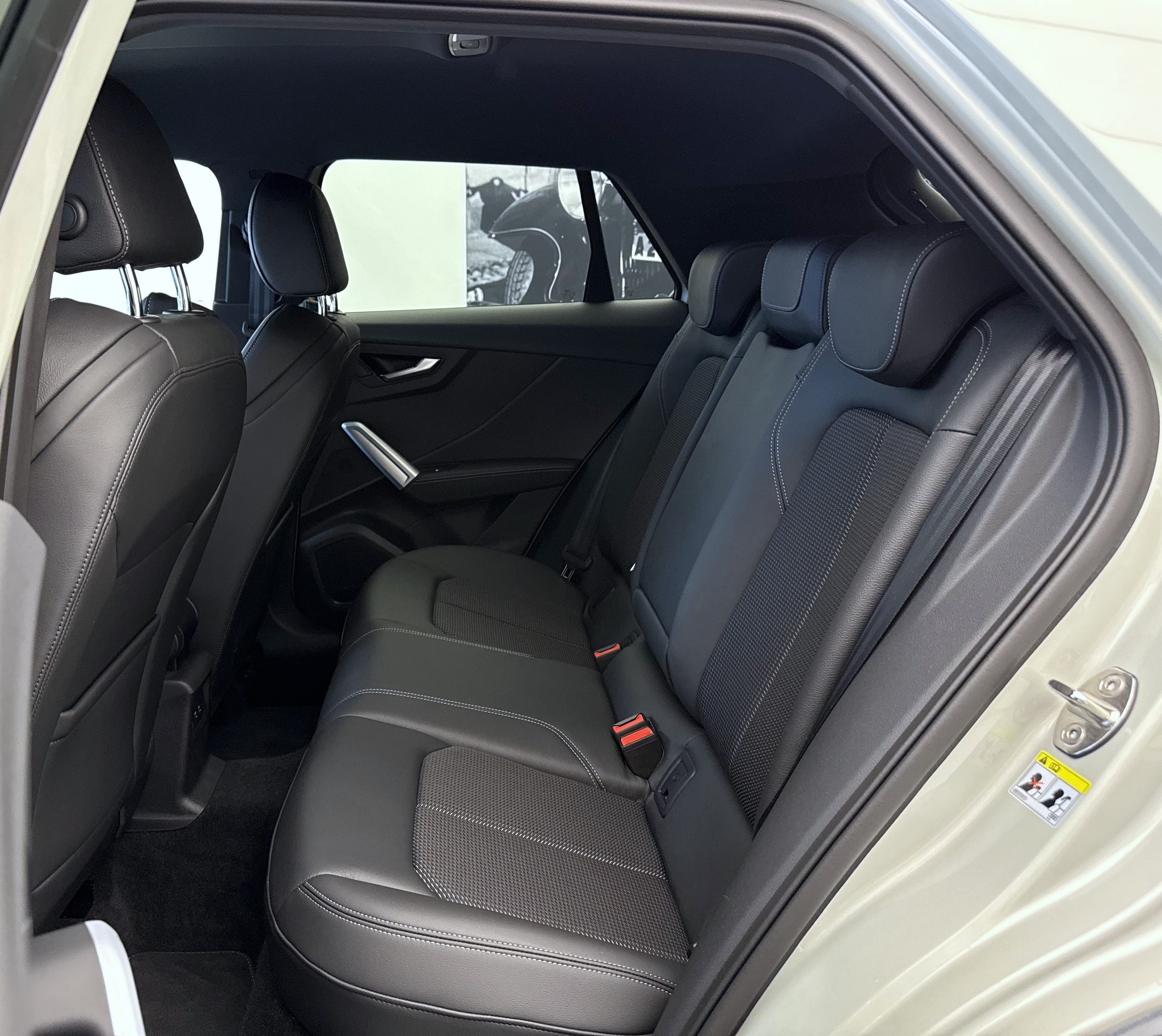 listing desktop thumbnail image 18