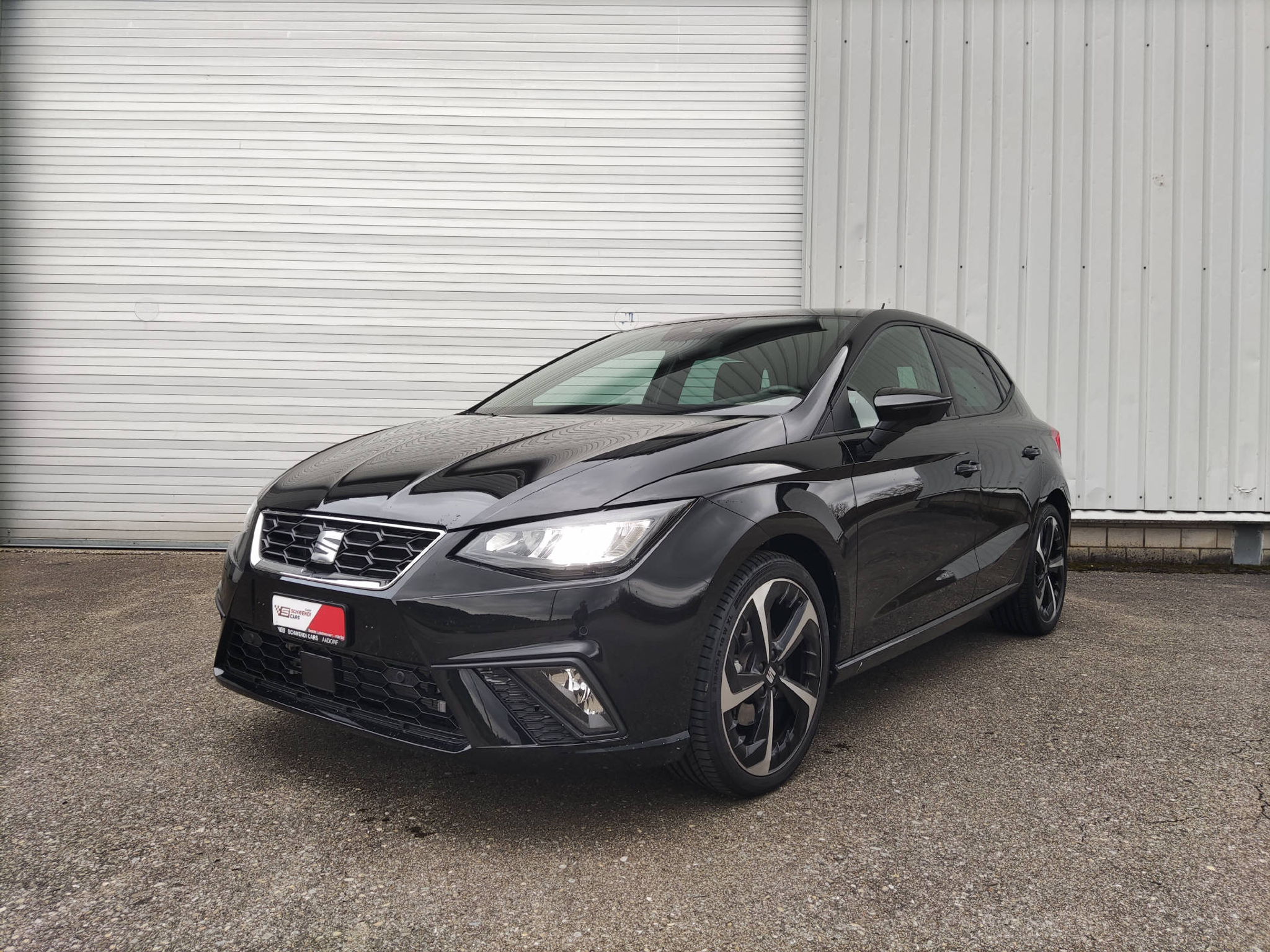 listing desktop thumbnail image 1