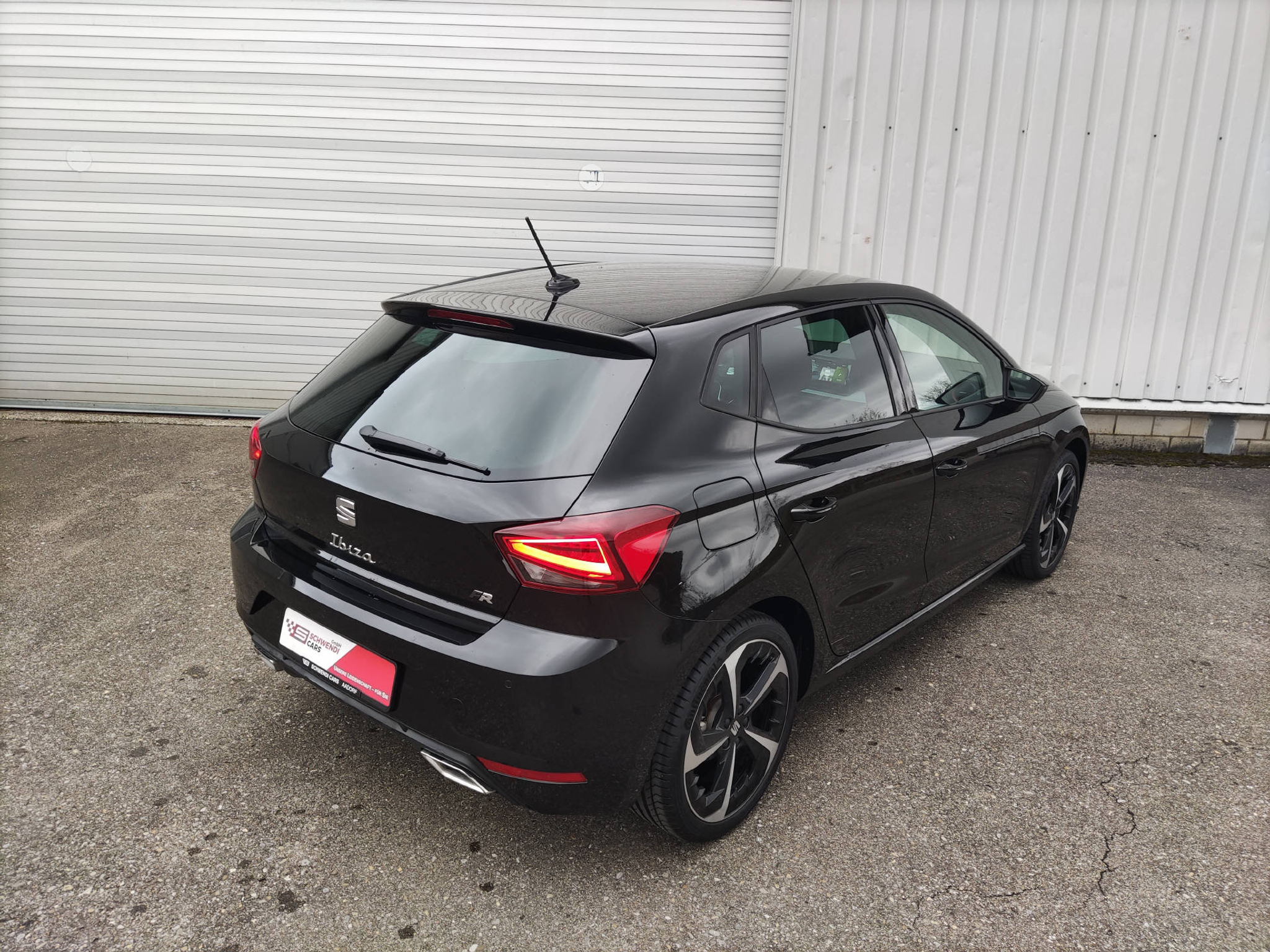 listing desktop thumbnail image 10