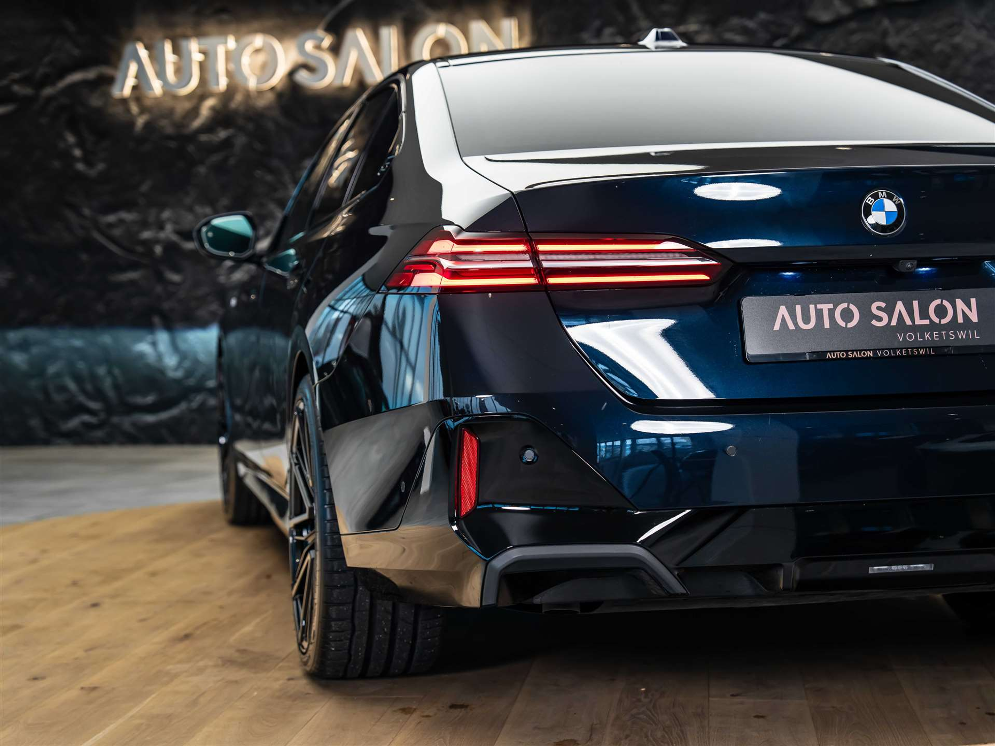 listing desktop thumbnail image 17