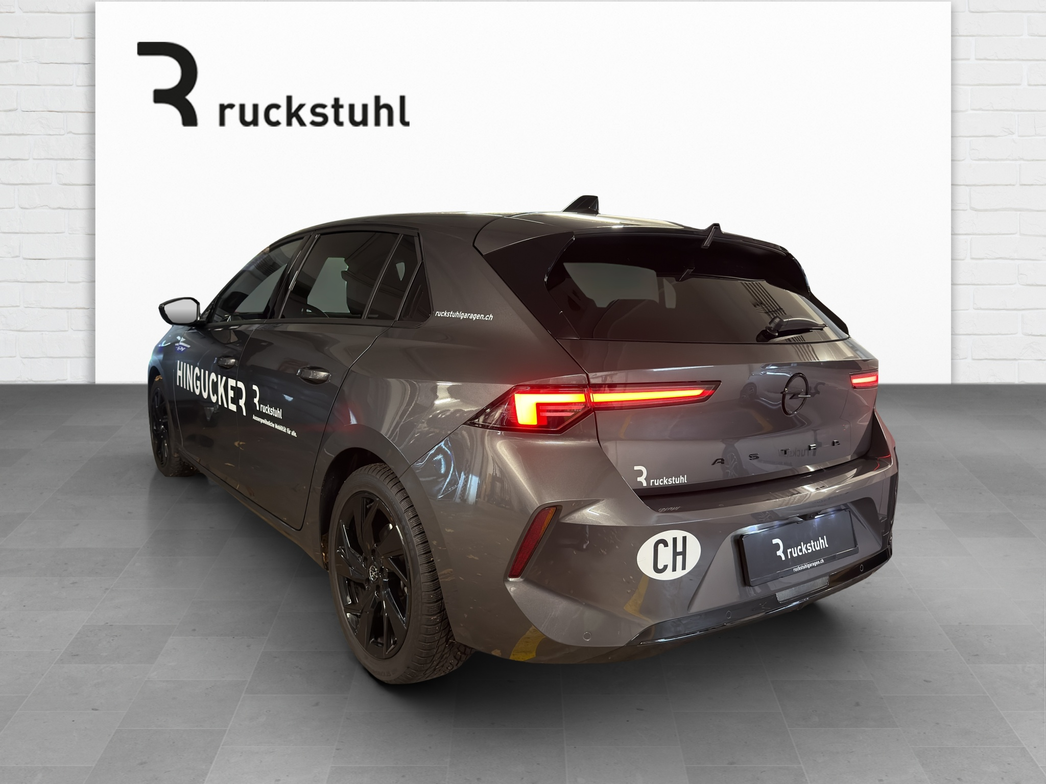 listing desktop thumbnail image 3