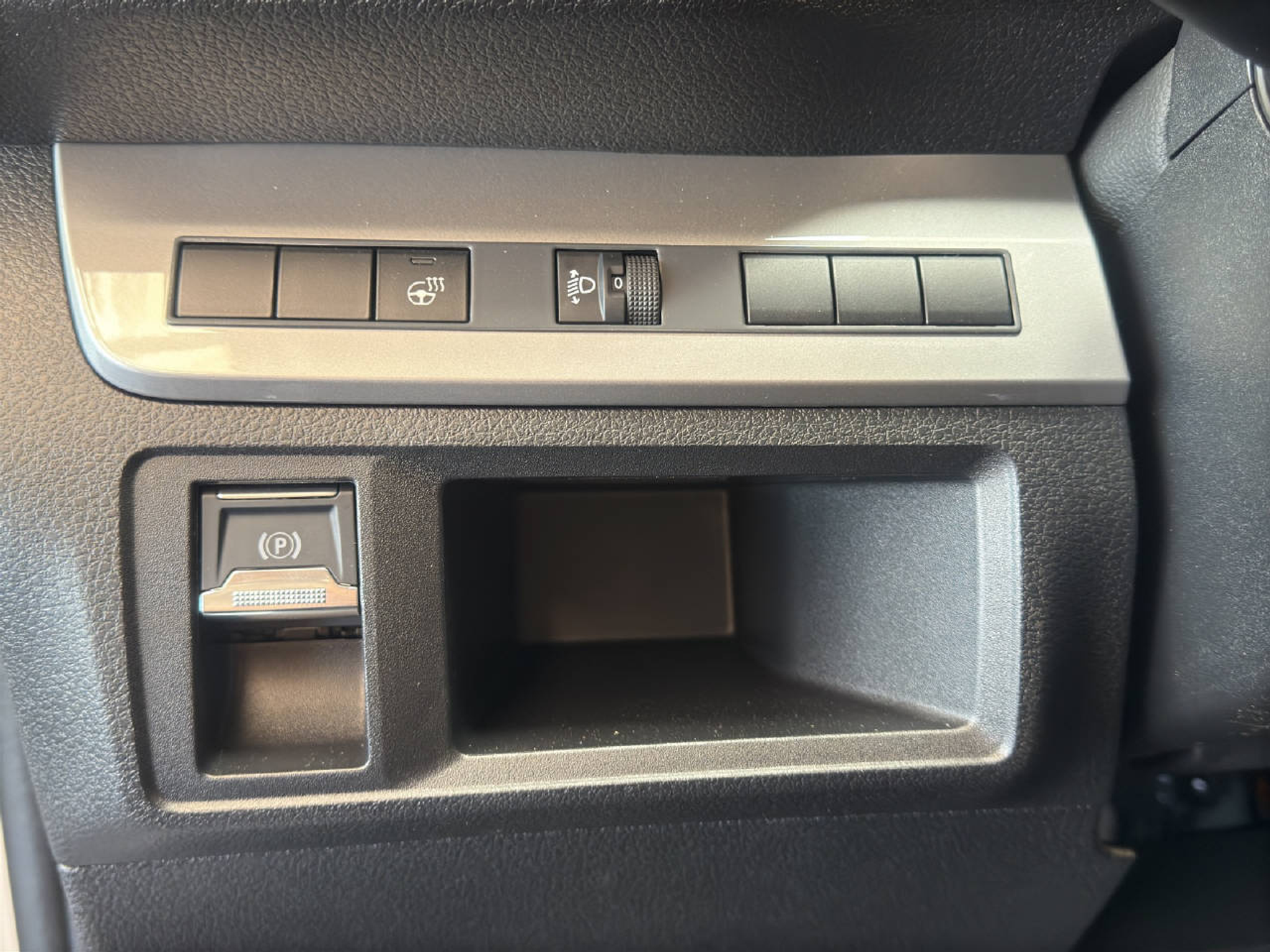 listing desktop thumbnail image 18