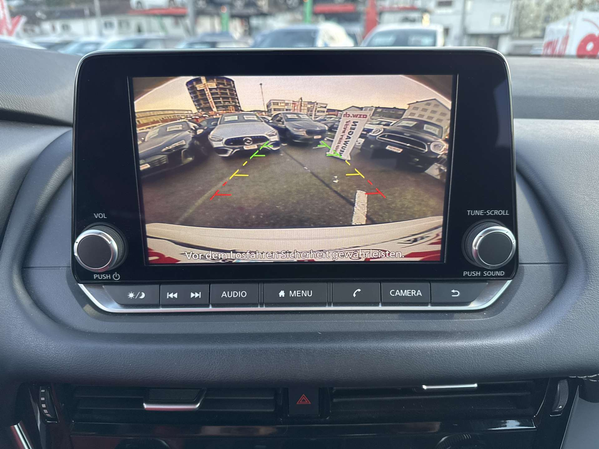 listing desktop thumbnail image 9