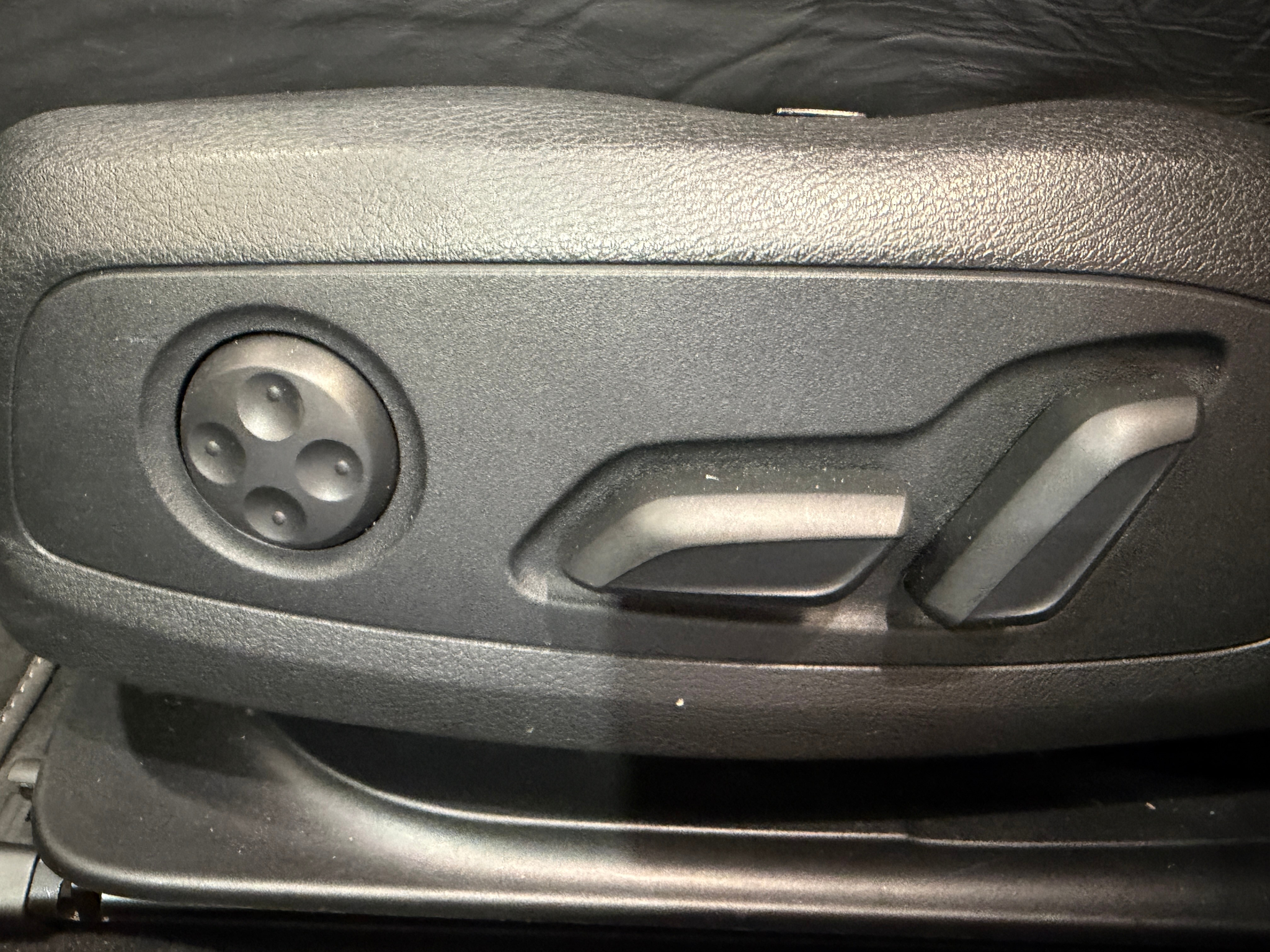 listing desktop thumbnail image 17