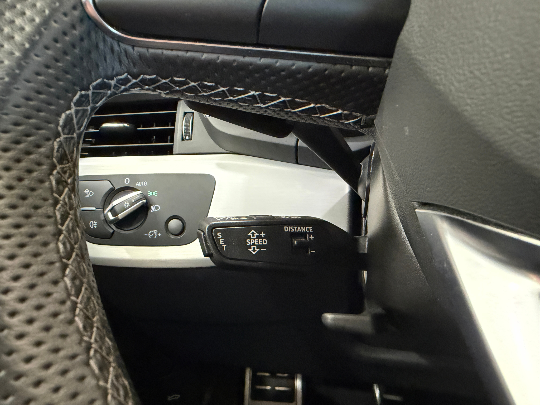 listing desktop thumbnail image 7