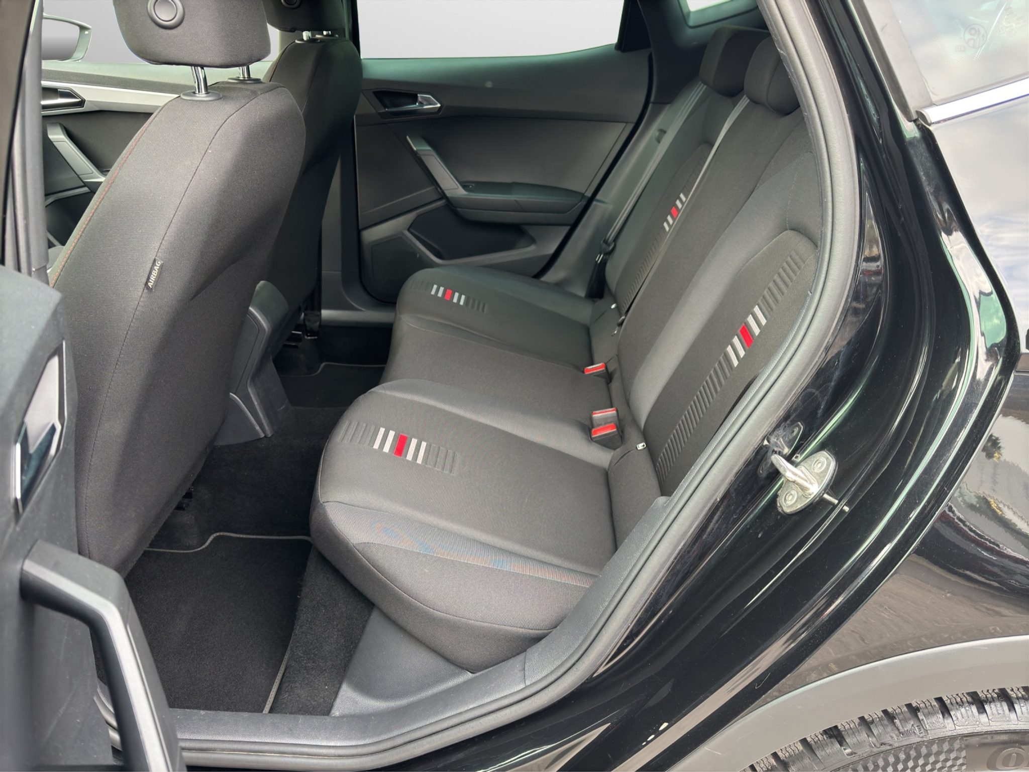 listing desktop thumbnail image 8