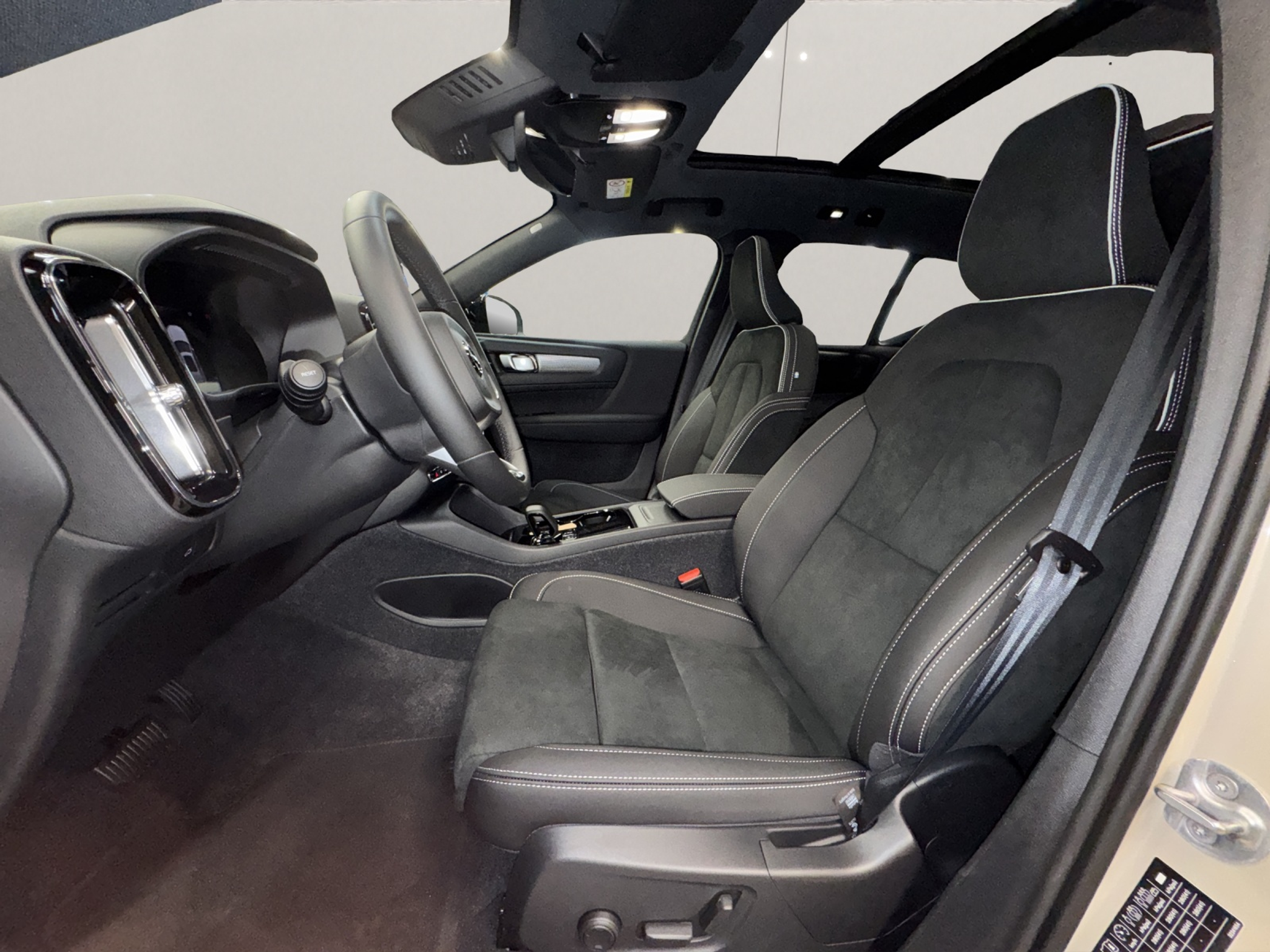 listing desktop thumbnail image 15