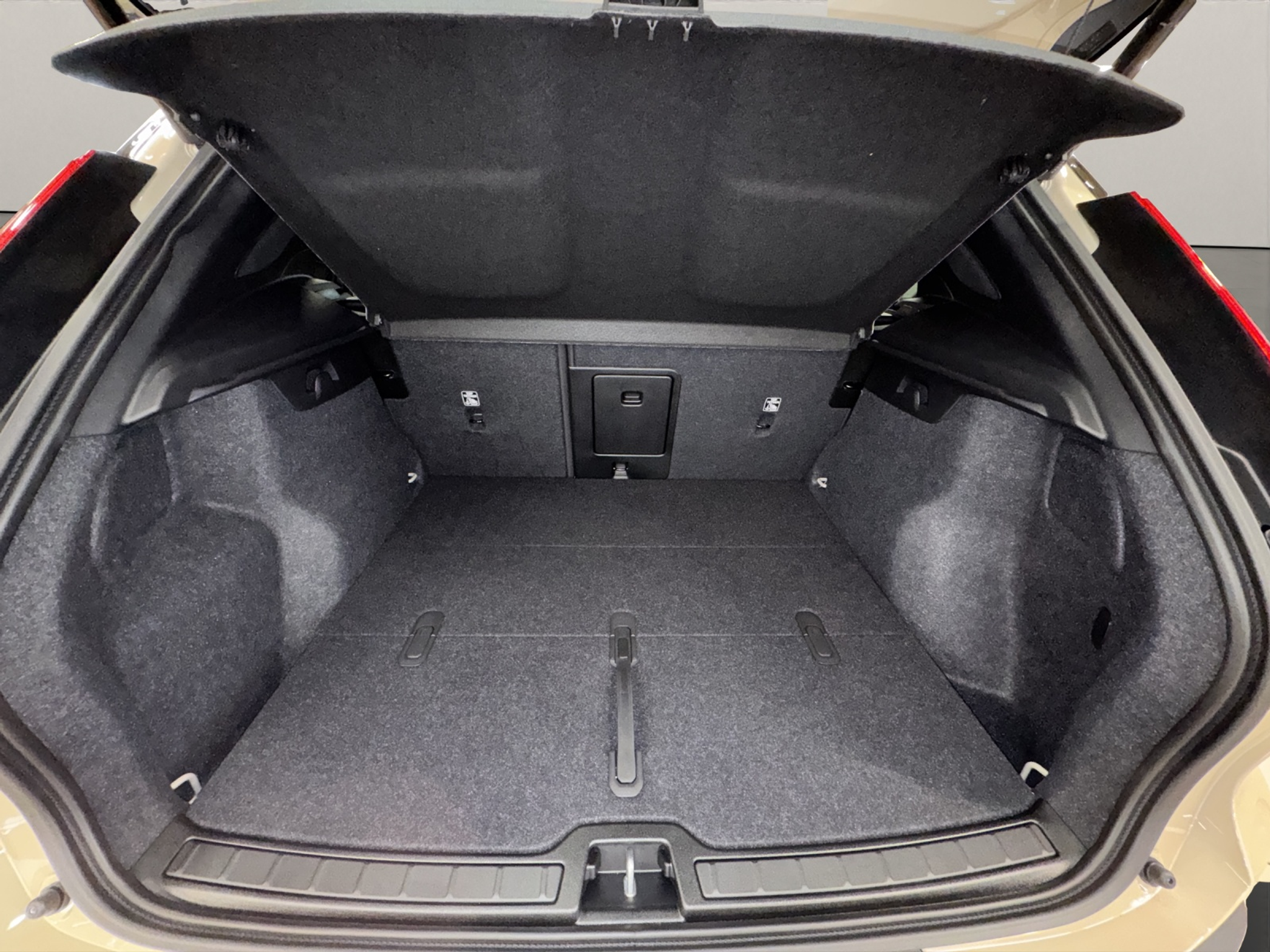 listing desktop thumbnail image 13