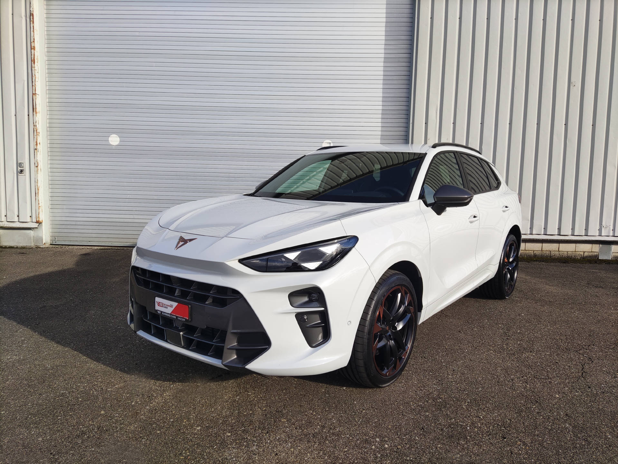 listing desktop thumbnail image 3