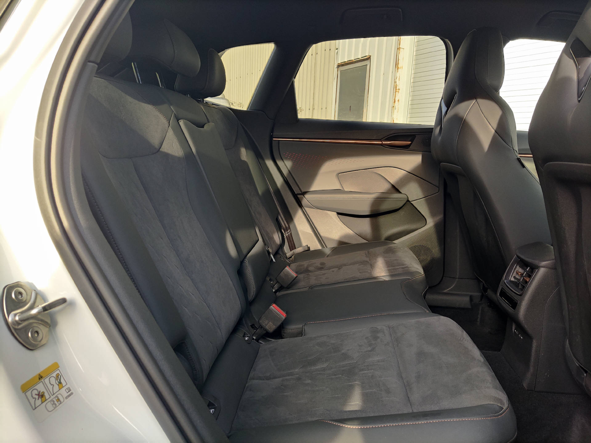 listing desktop thumbnail image 10