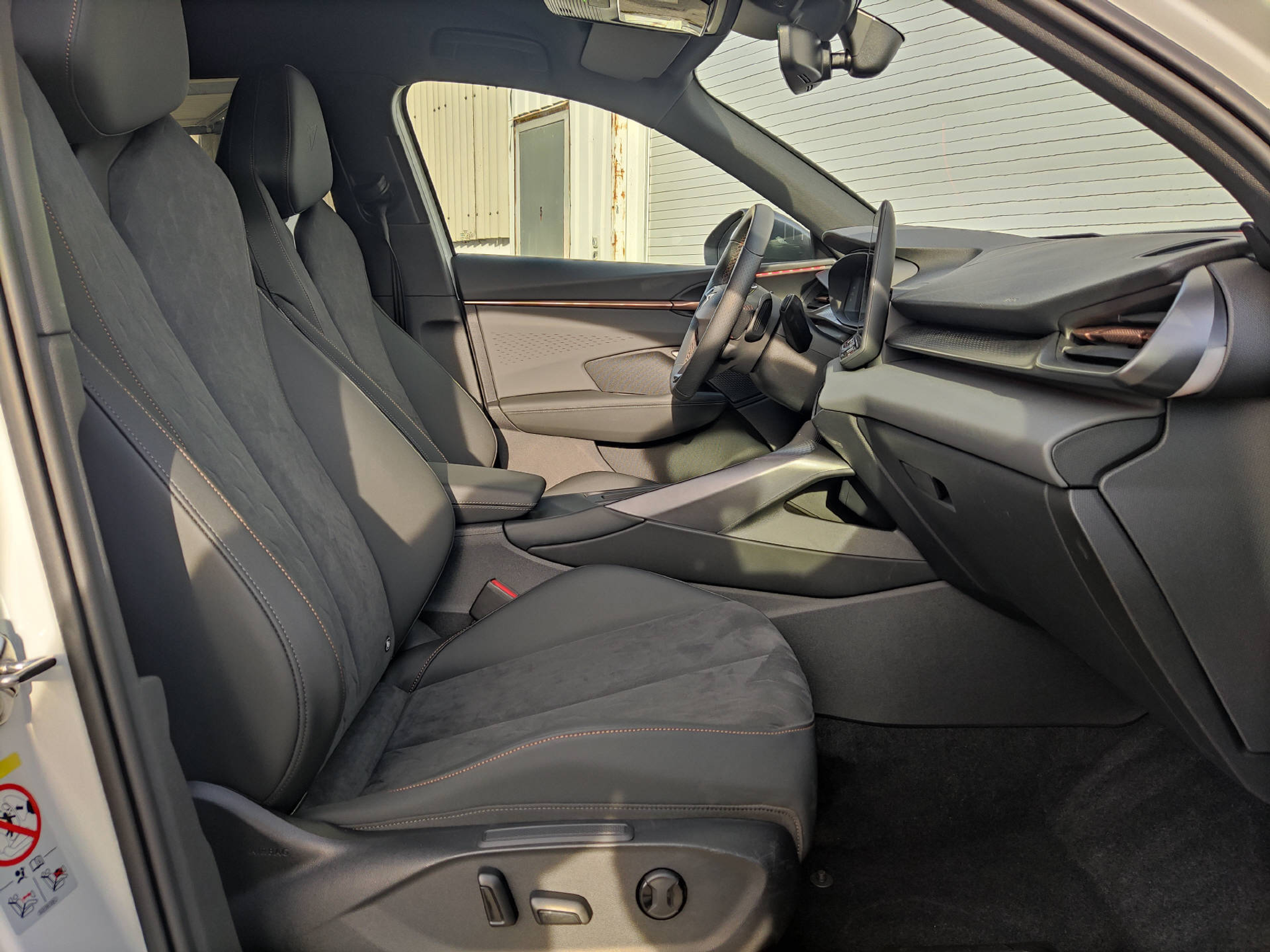 listing desktop thumbnail image 9