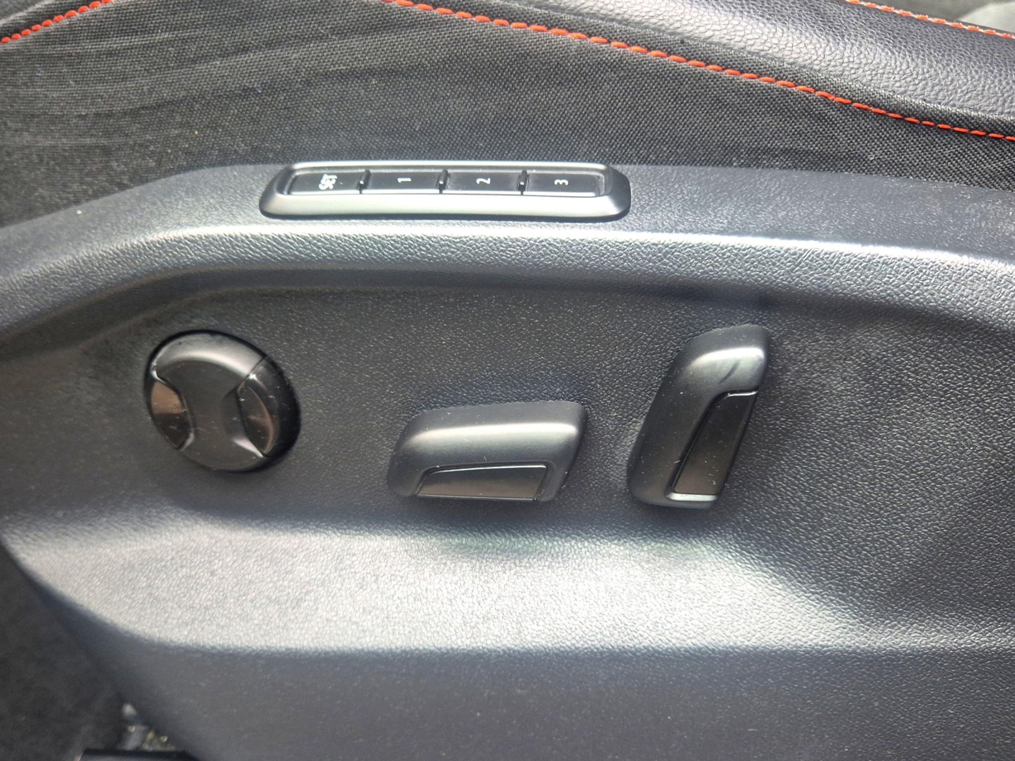 listing desktop thumbnail image 13