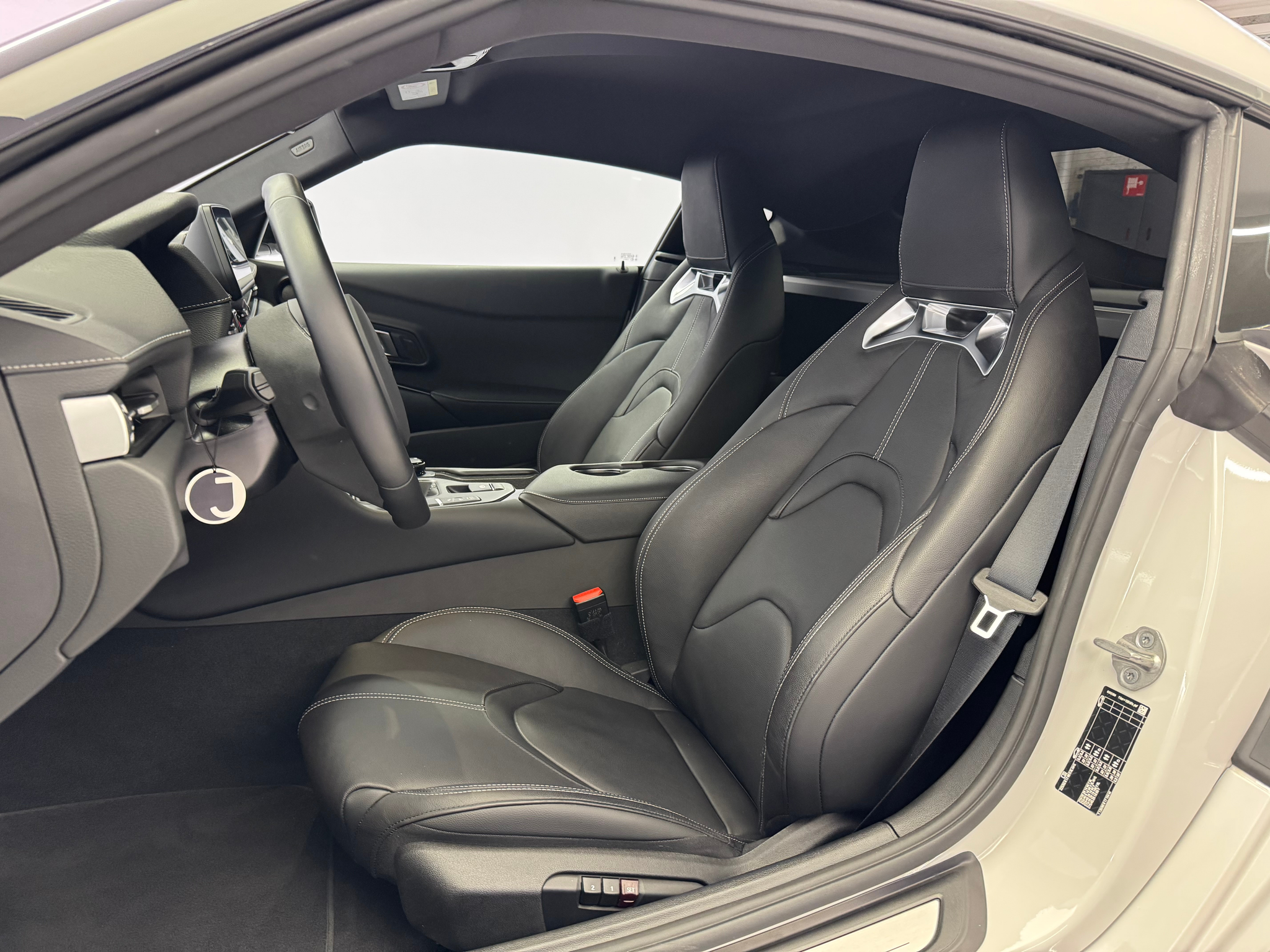 listing desktop thumbnail image 8