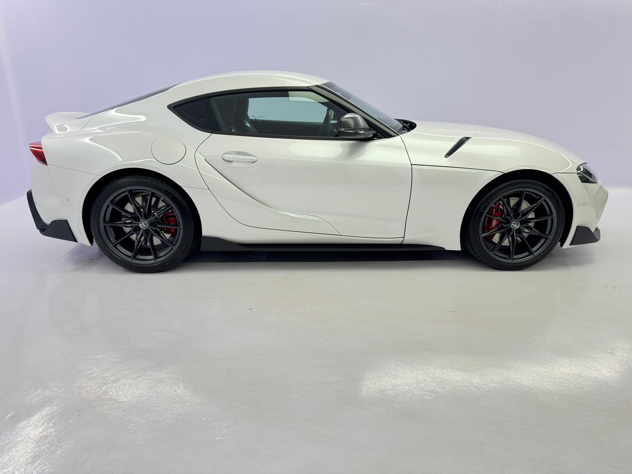 listing desktop thumbnail image 2