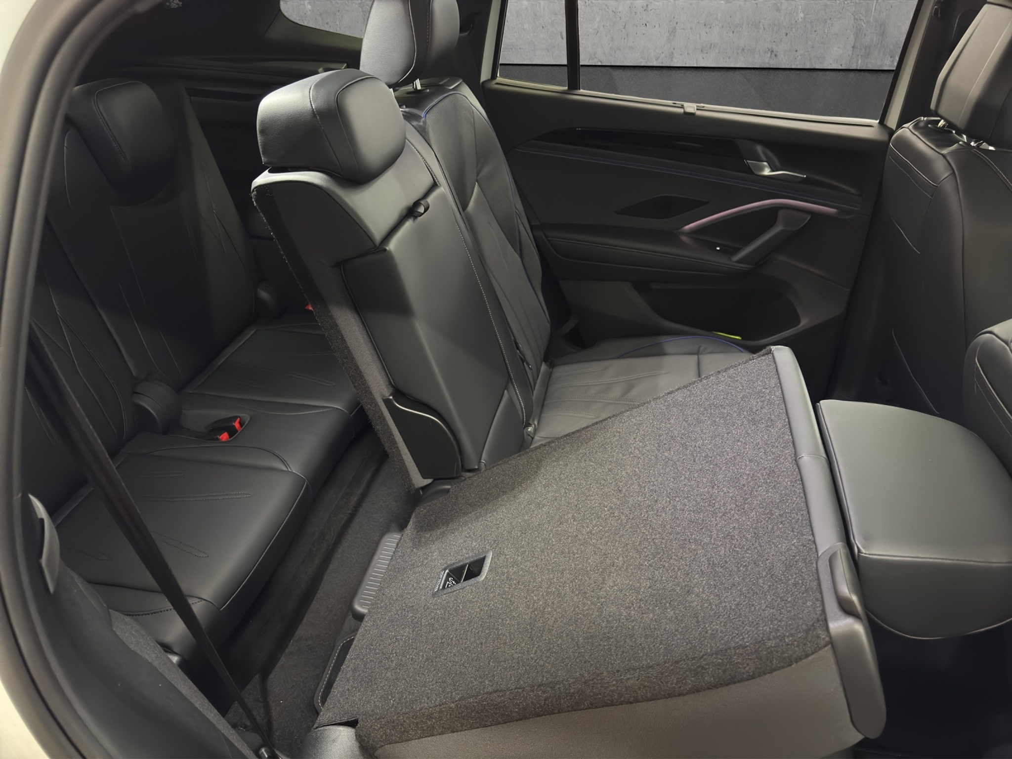 listing desktop thumbnail image 12